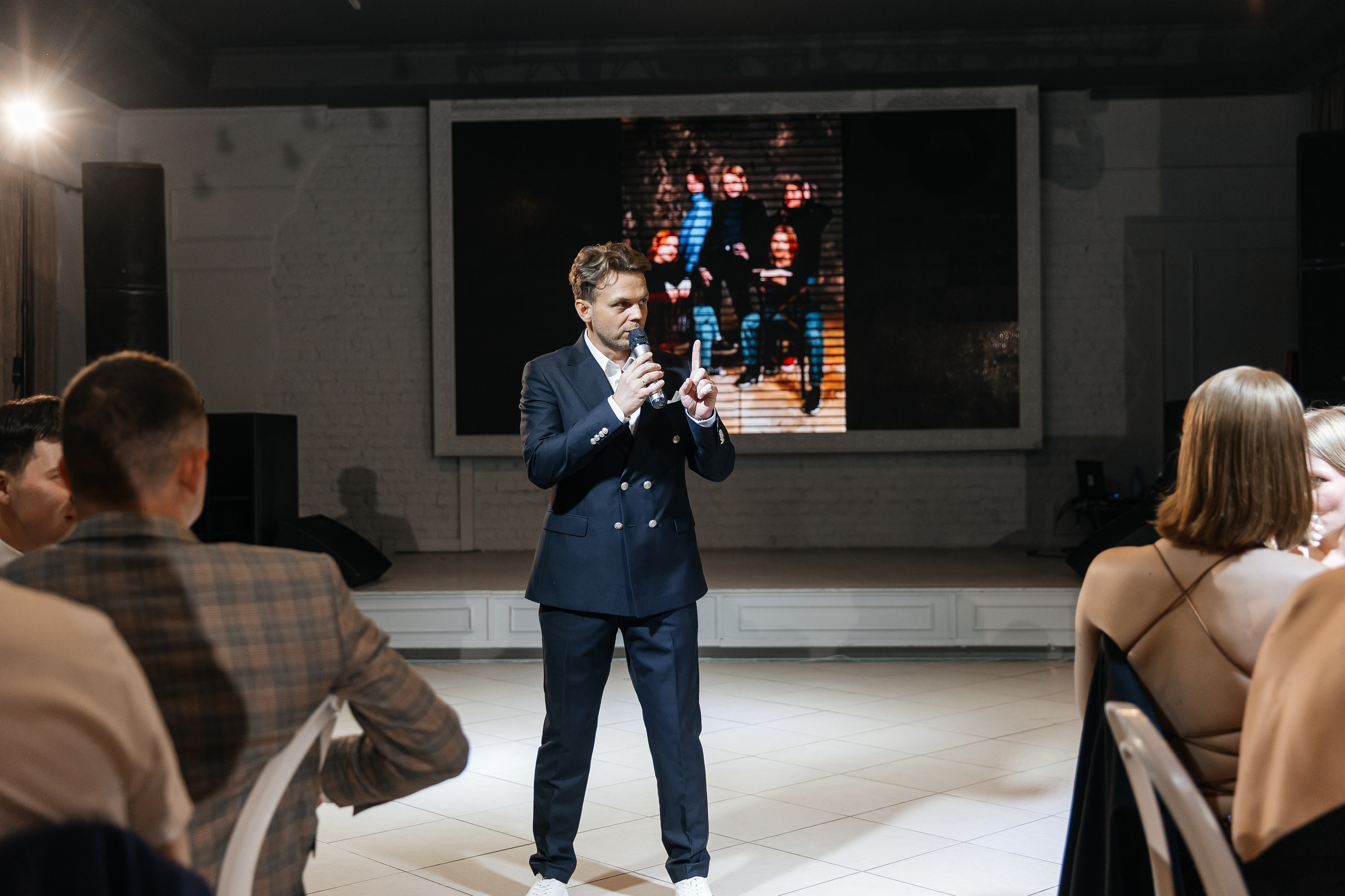 2023-06-23 Выпускной МБОУ СОШ № 10. Фотограф в Красноярске