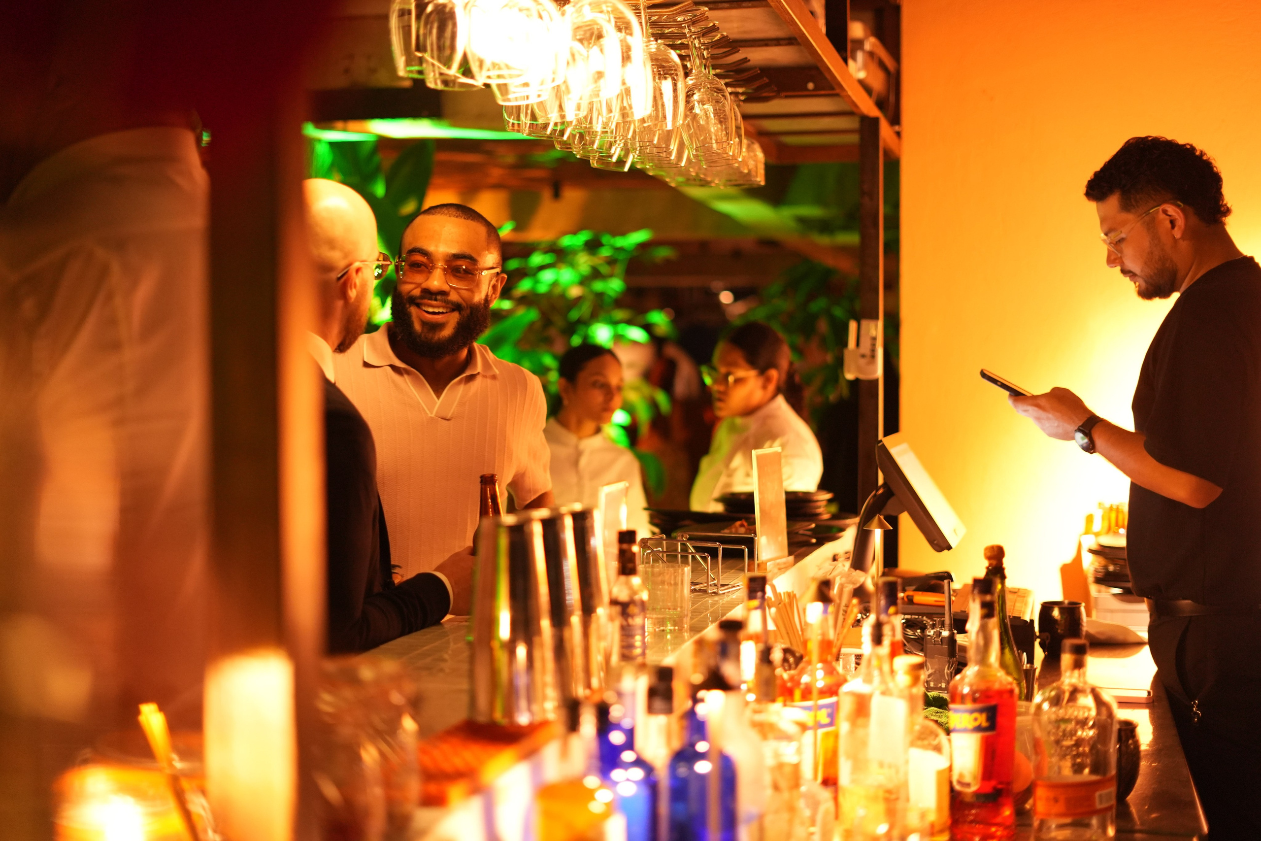 Olivia and Zack / 1 wedding day. Wedding Photographer in Barcelona and Medellin