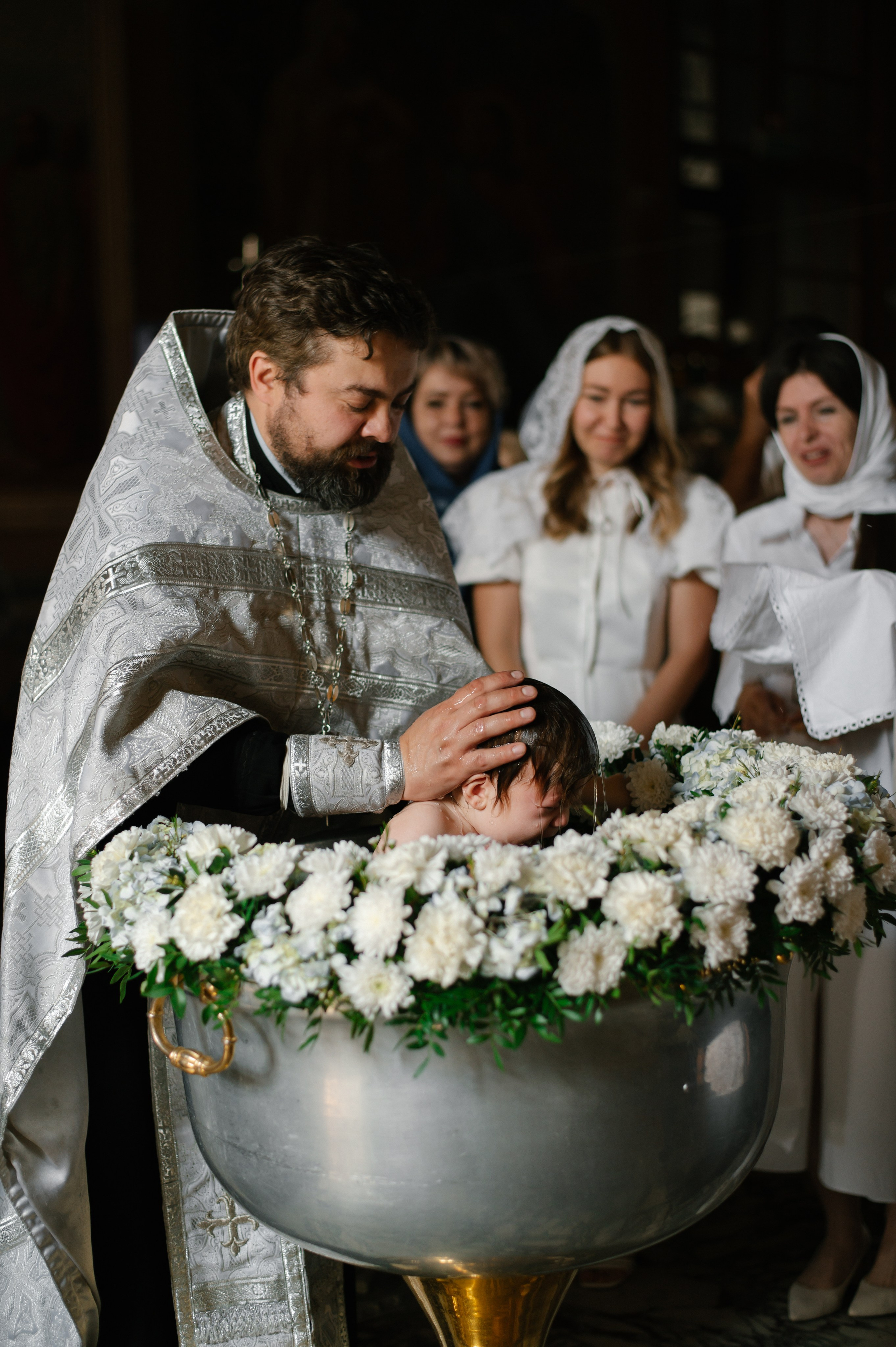 Фотограф на крещение. Фотосессия таинства крещения. Храм Воскресения Словущего в Даниловской Слободе. Семейный и свадебный фотограф в Москве Татьяна Николаева