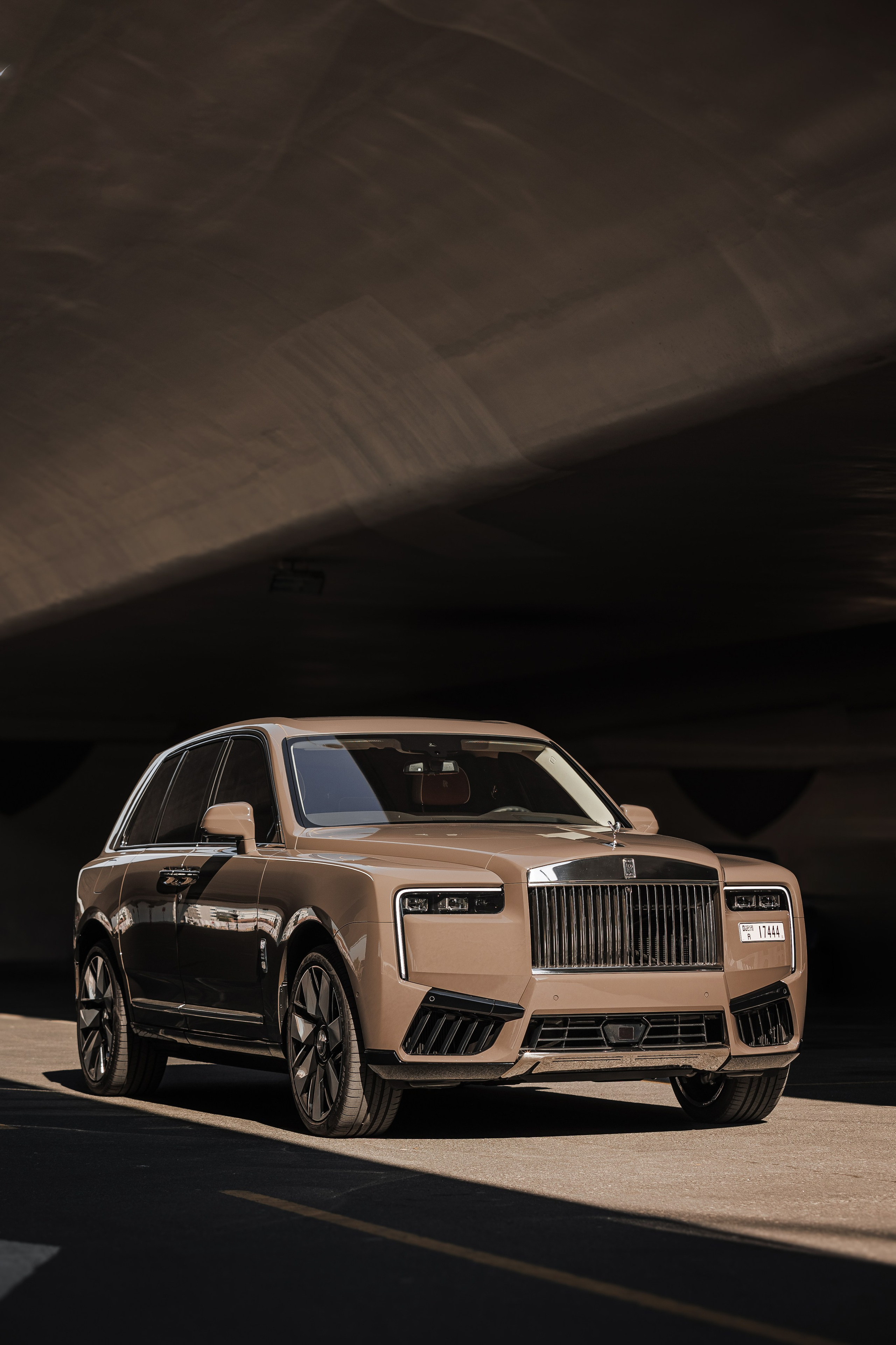 Luxury Car Photography in Dubai — Rolls-Royce Photoshoot. Evgen Yatsenko — Photographer in Dubai