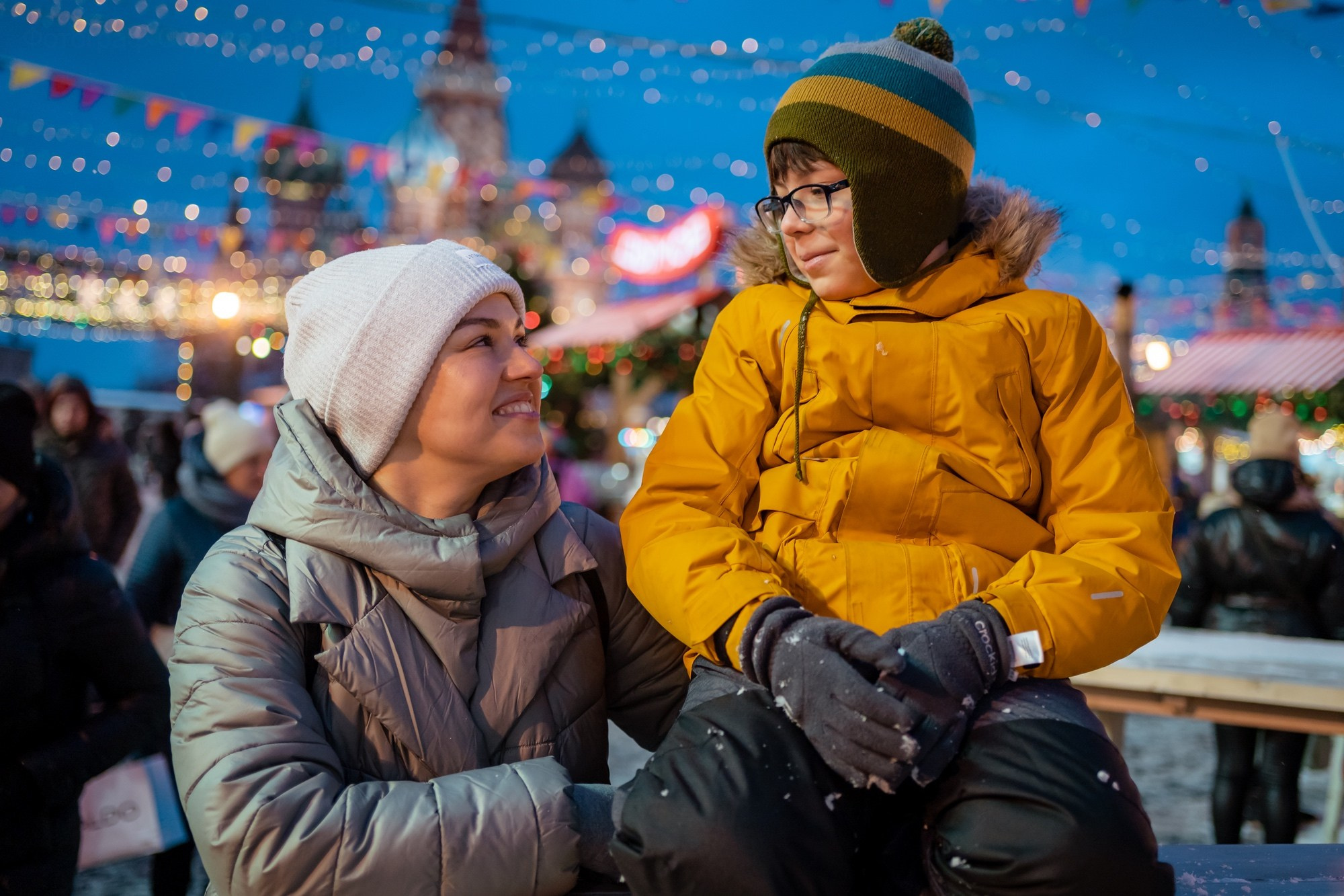 Юля с семьей в центре. Семейный фотограф Варвара Сорока в городе Москве