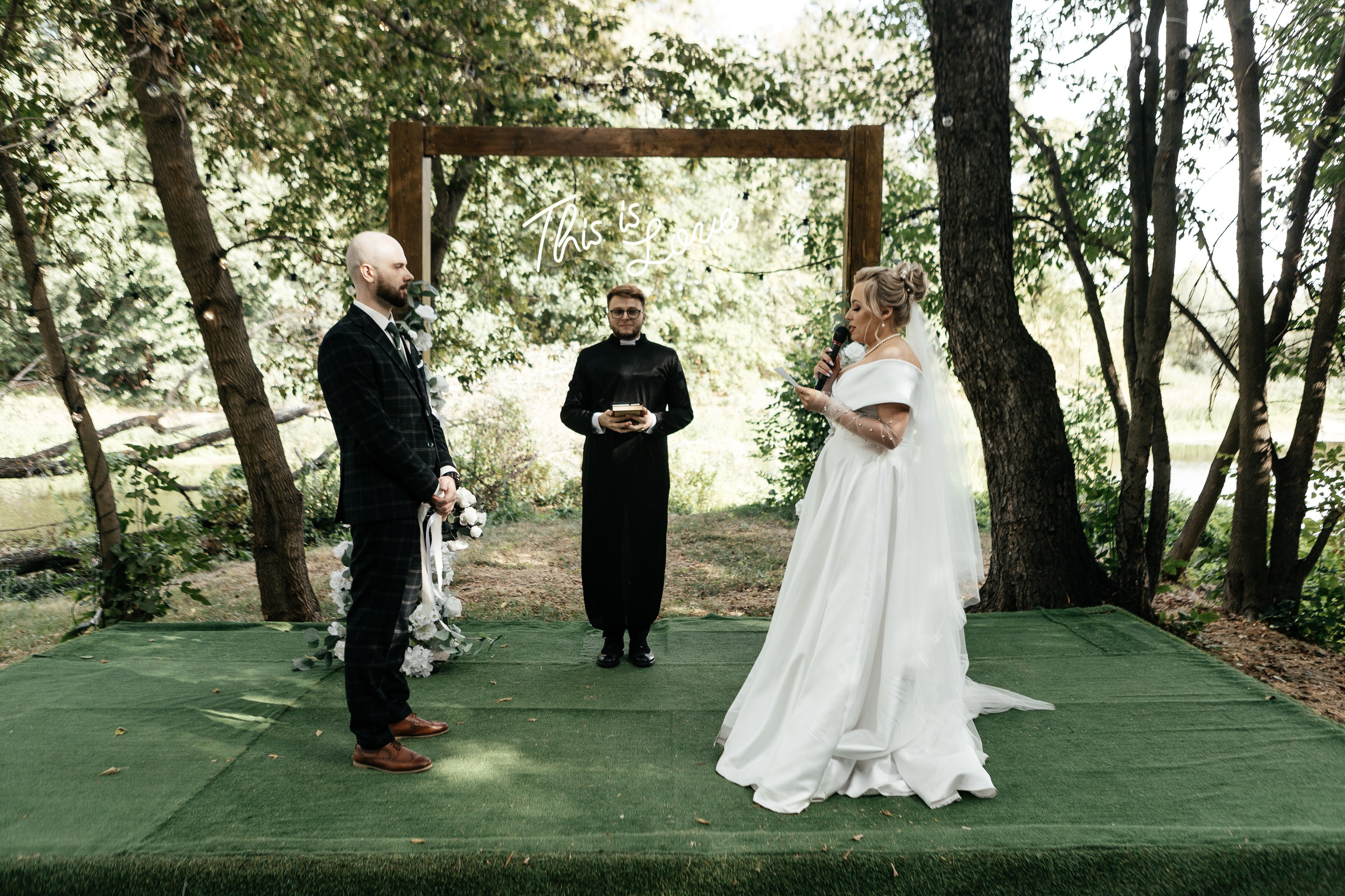 Свадебный фотограф Уфа — Руслан ГабдлисламовЖивые эмоции, красивые кадры, воспоминания на всю жизнь.Работаю по всей Республике Башкортоста. Свадебный фотограф Уфа Руслан Габдлисламов