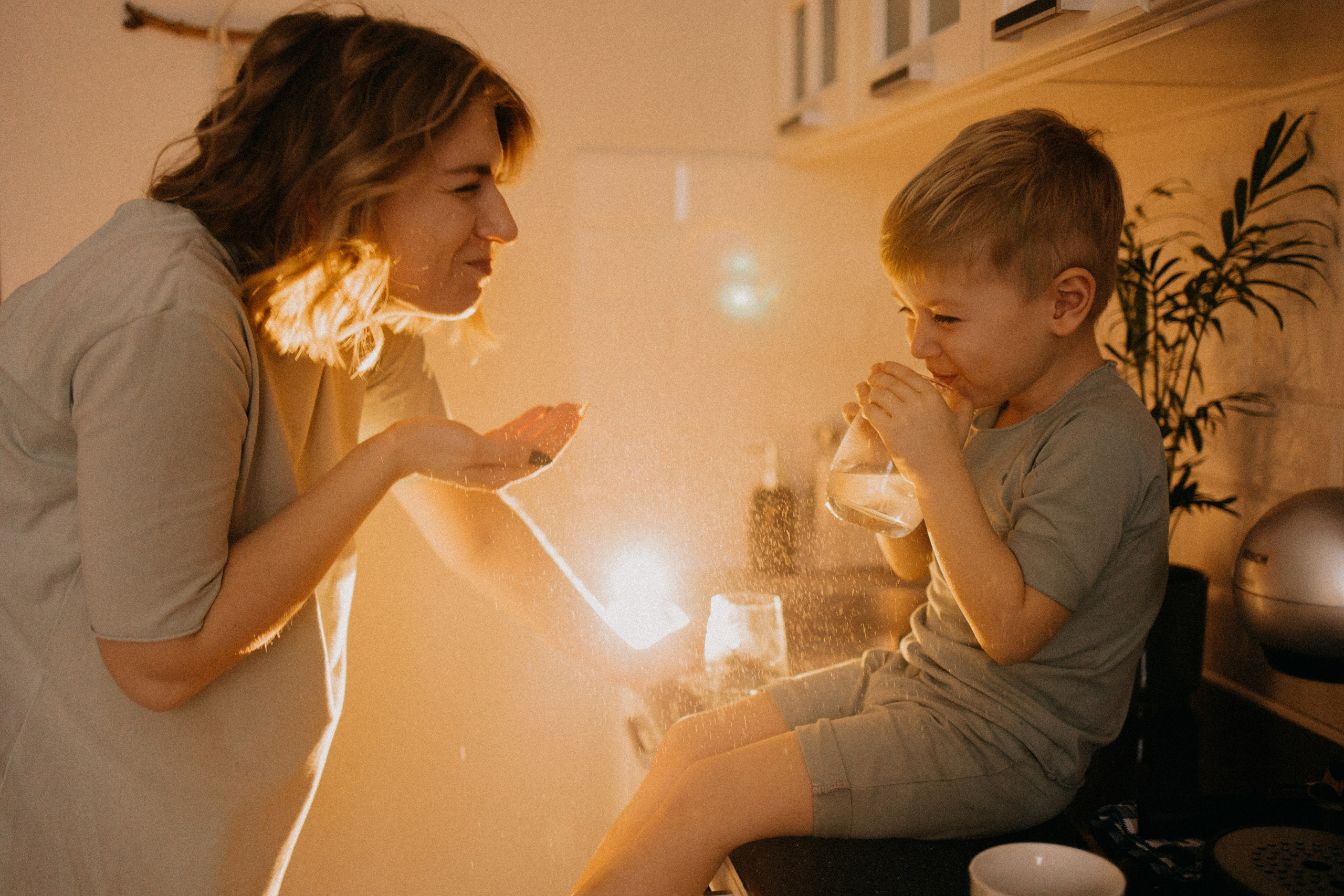 Пицца. Женя. Огоньки. Фотограф Настя Леонова