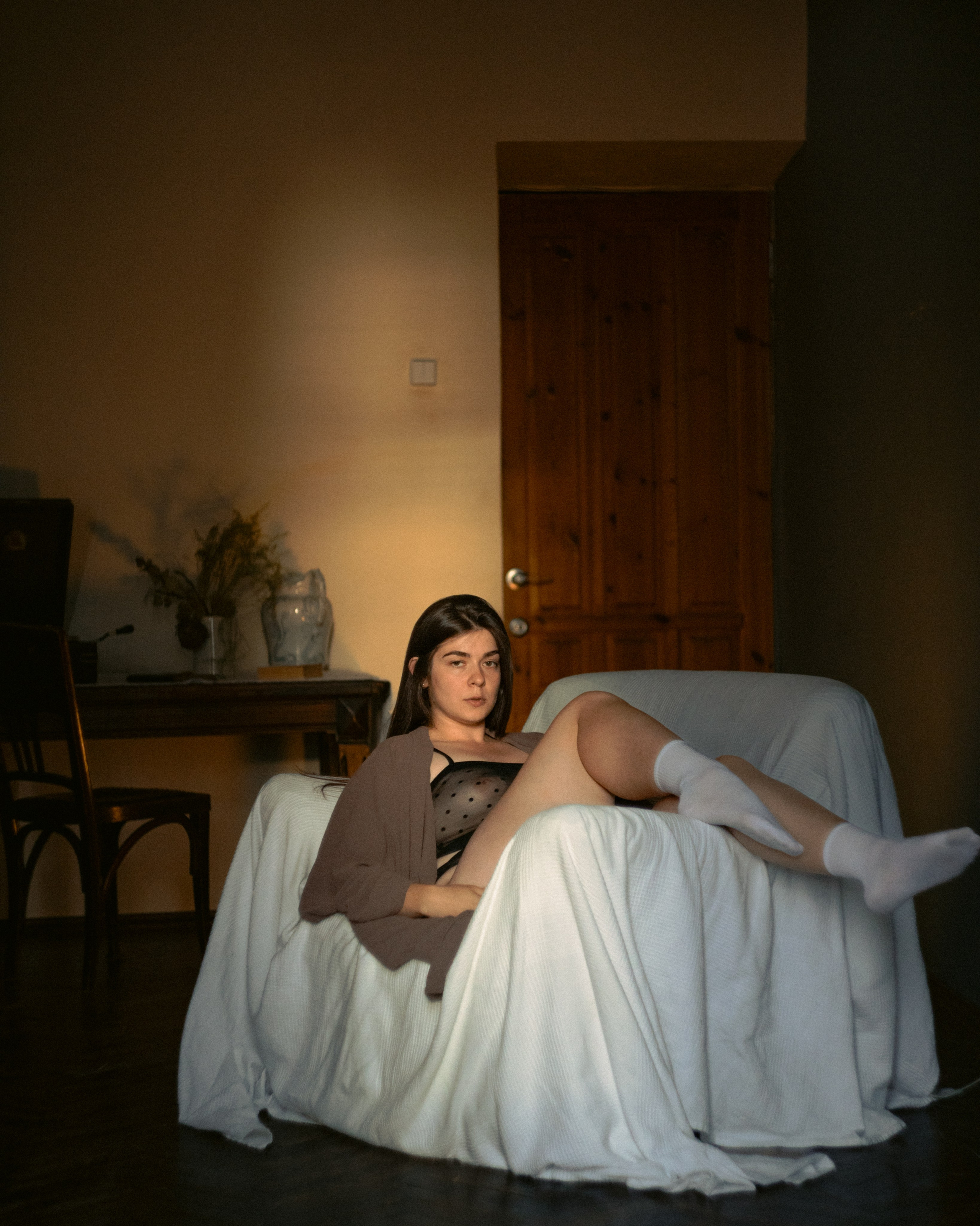 Girl’s photoshoot in real Saint Petersburg’s flat. Katya Che | Photographer | Beograd