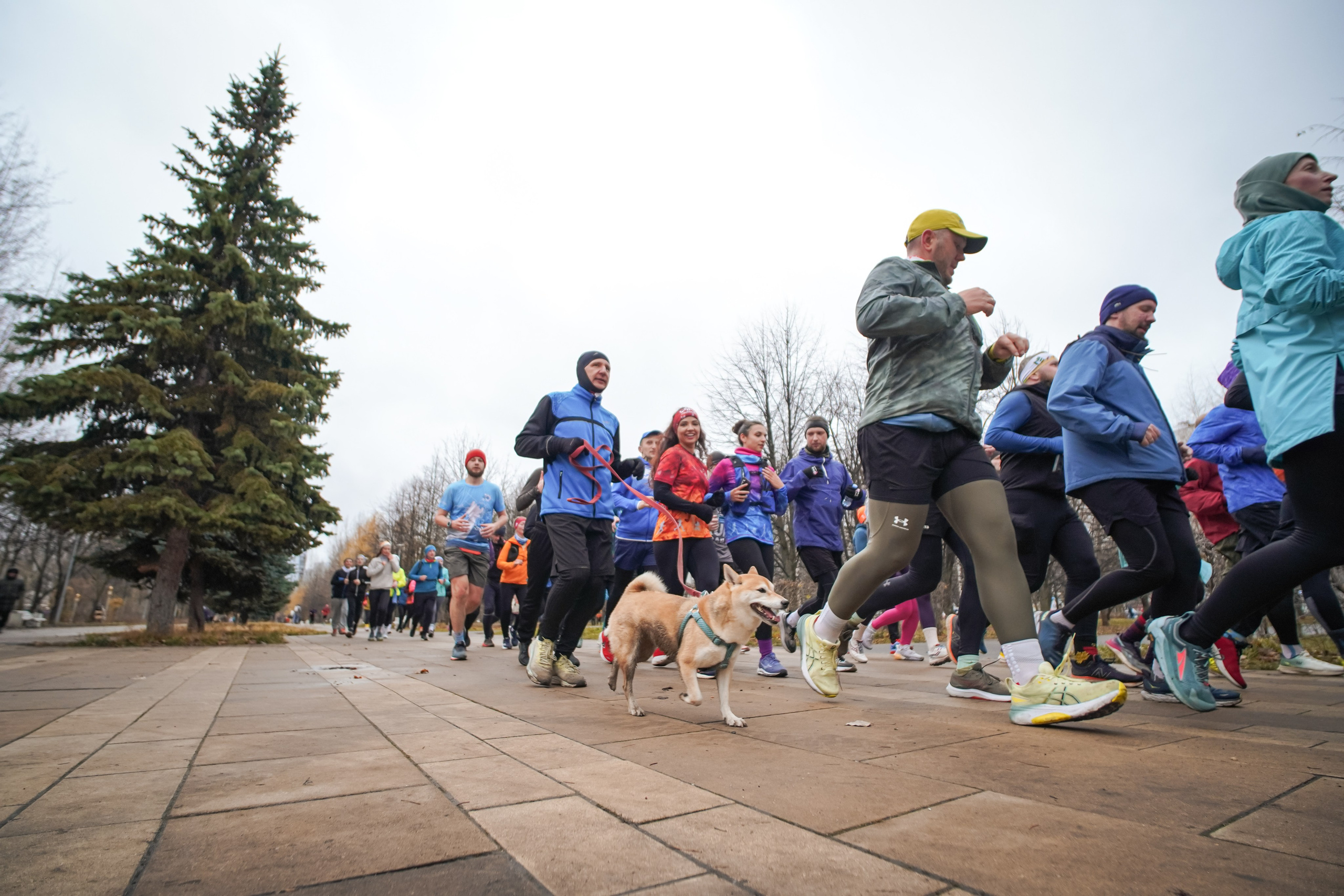 #марафонудома #яuzarun 2024 2-я петля, группа 6:30. Роман Капилюшов. Бег. Фото. Видео. г. Люберцы