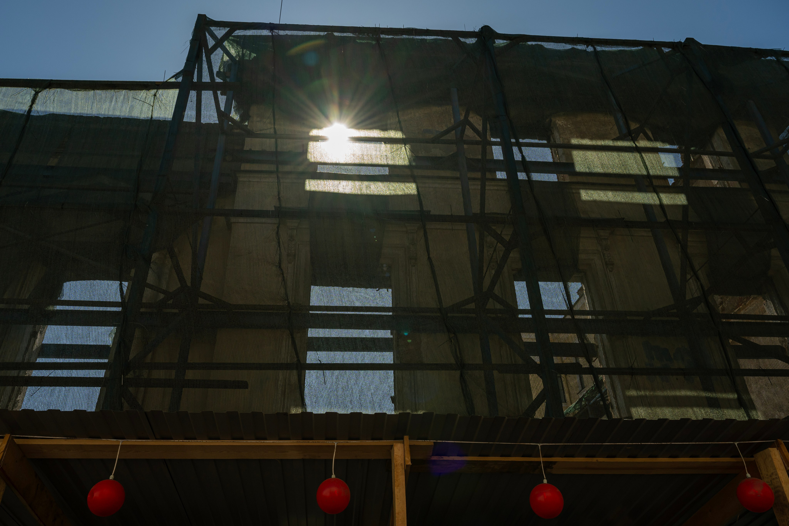 Light. Dimitri Bakhtadze photographer