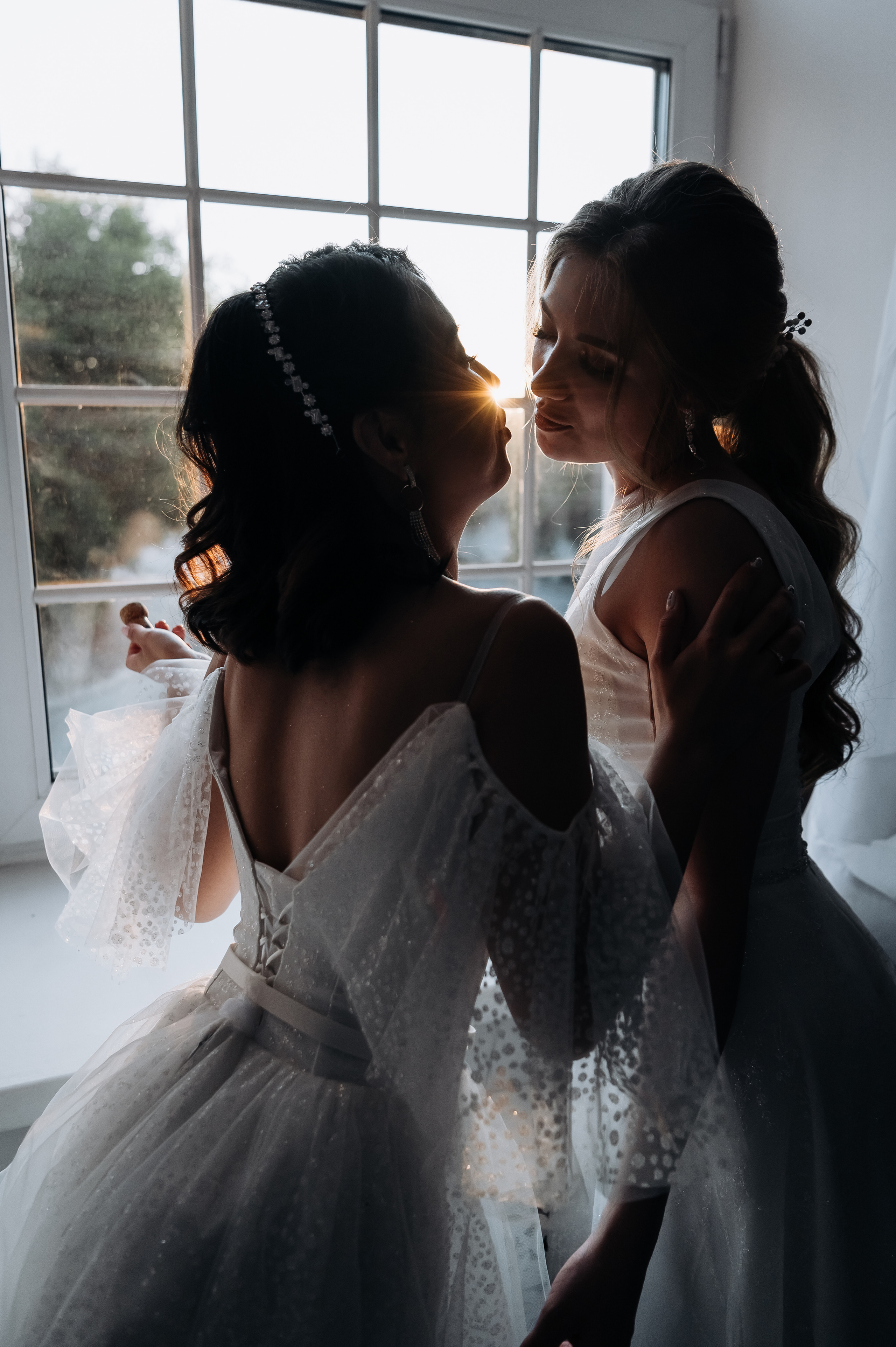 Оля и Алина