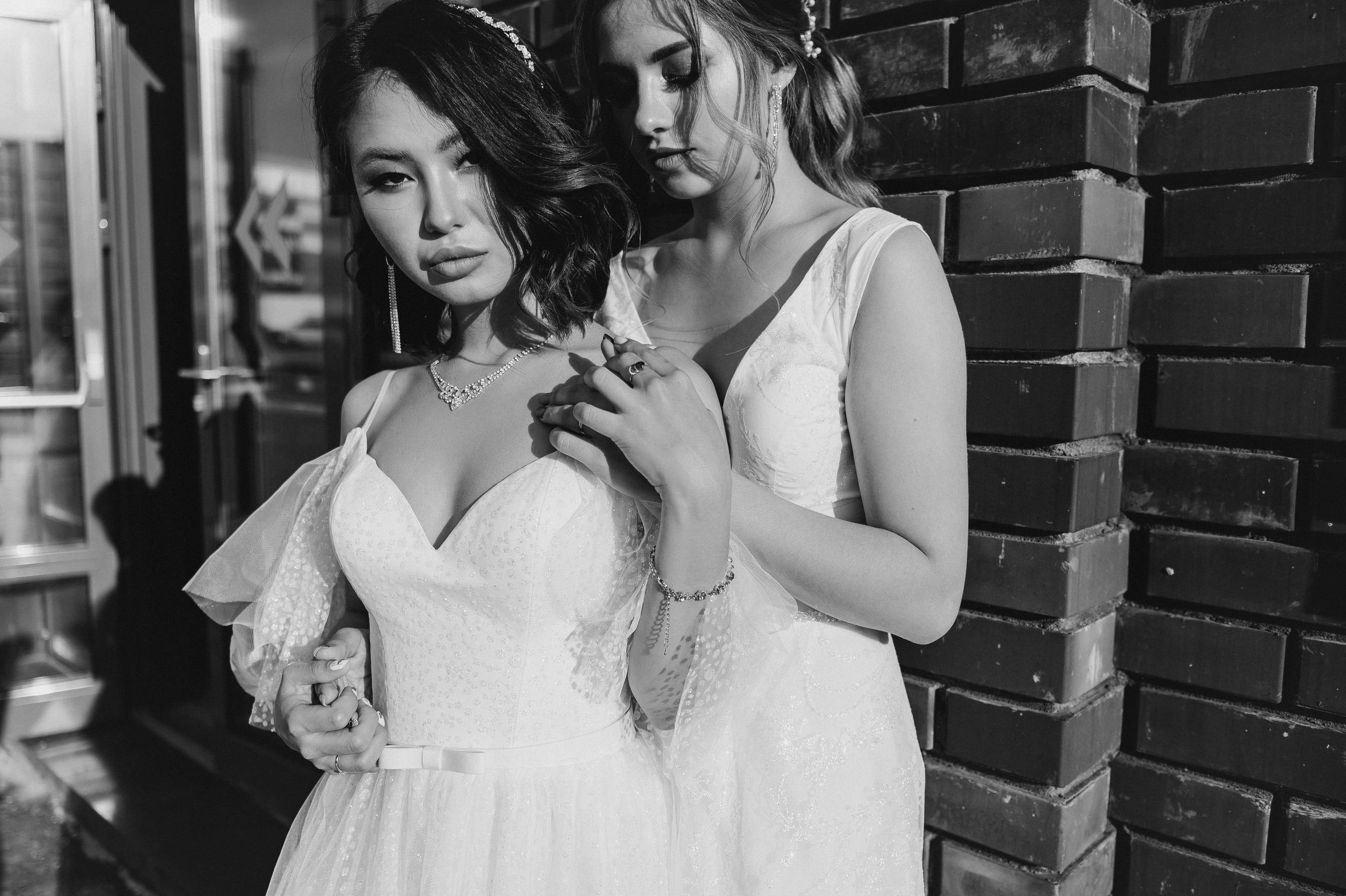 Оля и Алина