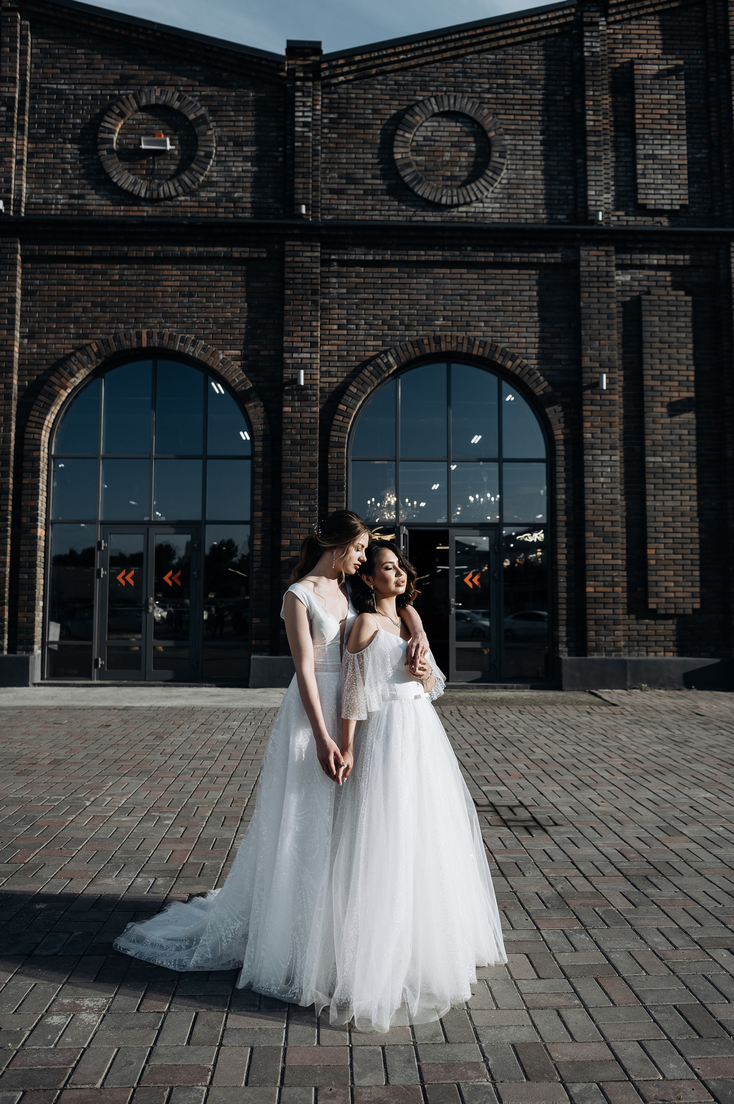 Оля и Алина