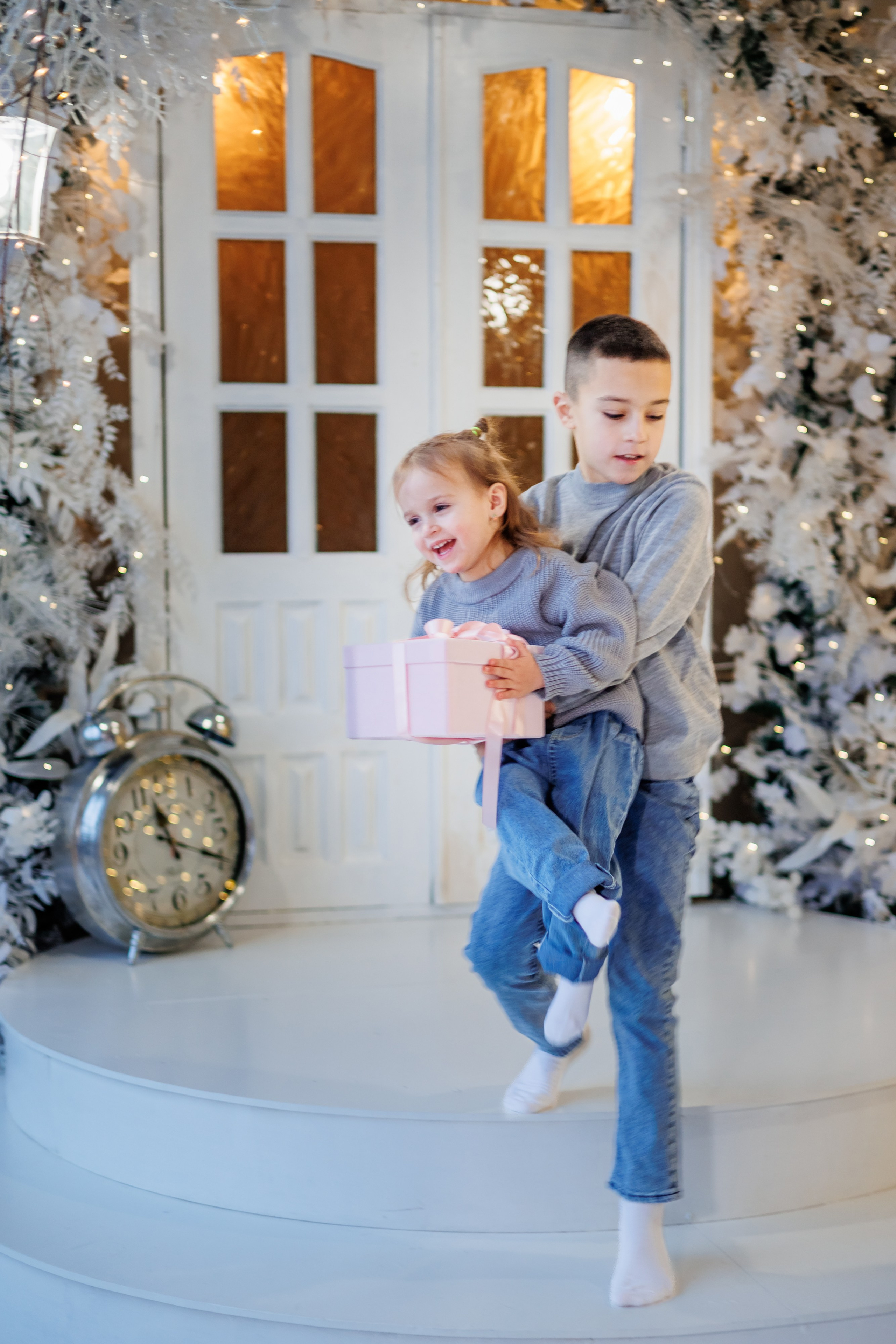 Дарья с детками Новый год25. Свадебный и семейный фотограф в Армавире