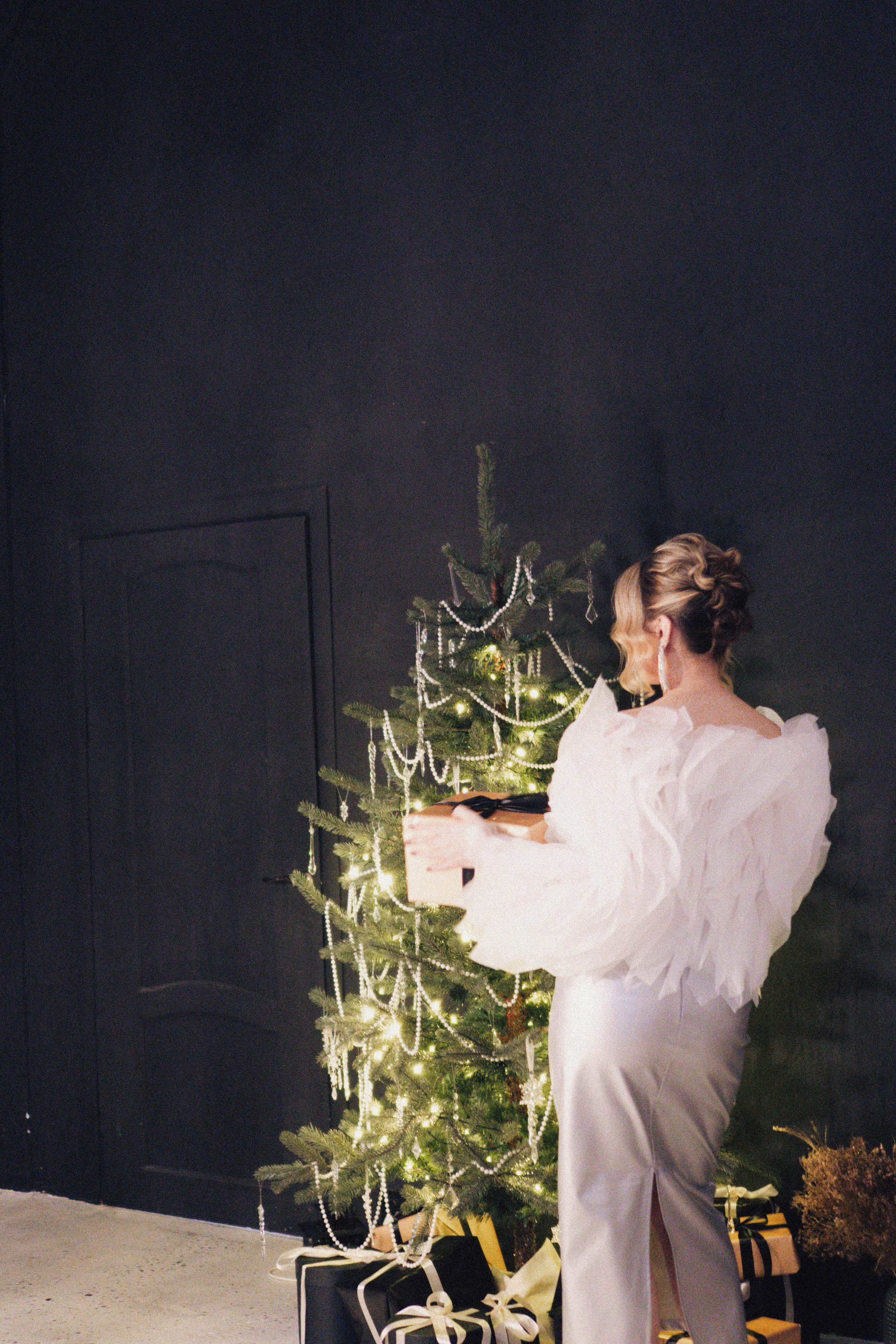 НОВОГОДНЯЯ ФОТОСЕСИИЯ В СТУДИИ ДЛЯ ДЕВУШКИ И ПРОГУЛКА ПО ЧЕРНЫШЕВСКОЙ. Профессиональный фотограф, Санкт-Петербург — Виктория Богомолова