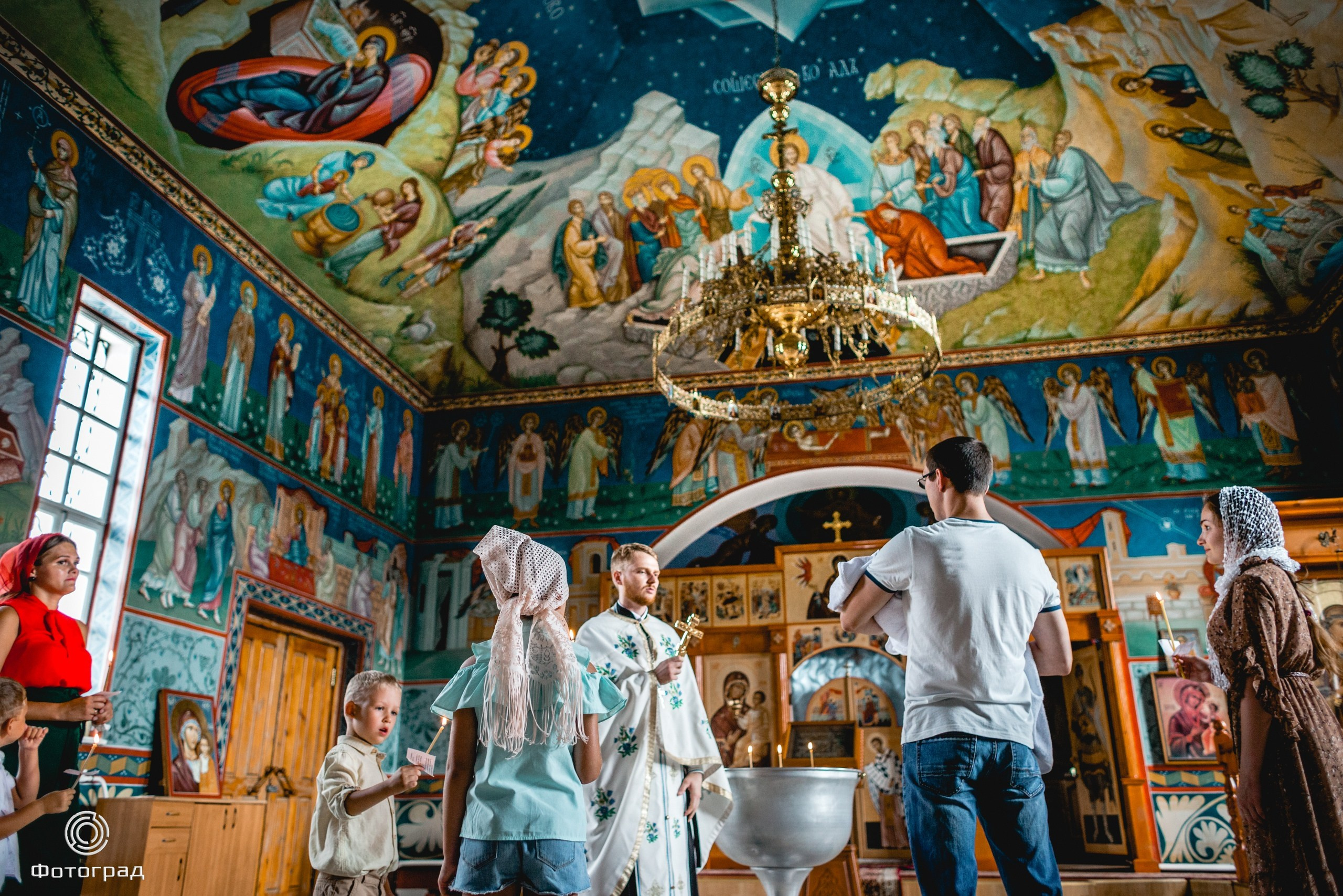 Съёмка крещения. Команда специалистов в мире фотографии и видео. Детский фотограф, семейный фотограф