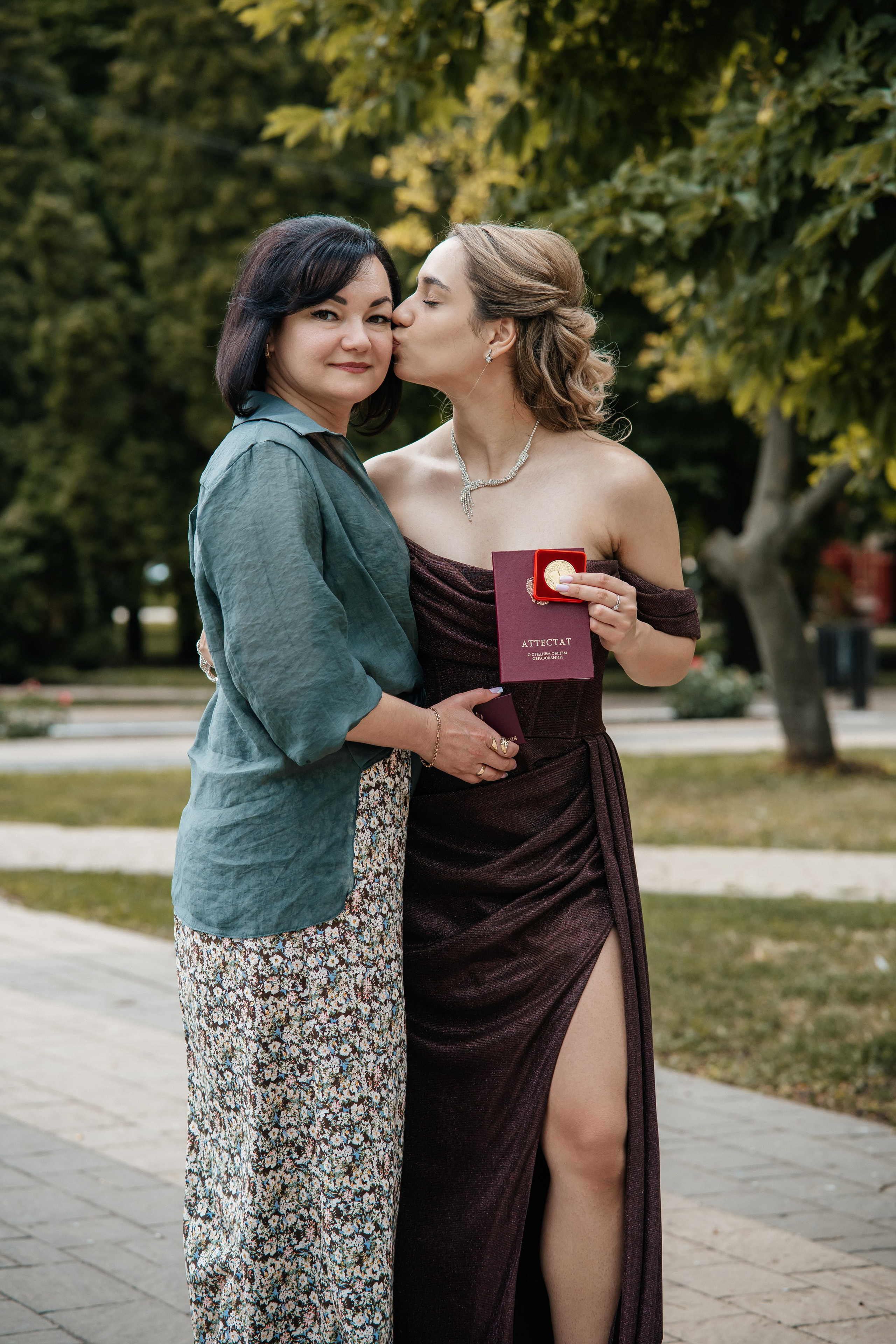 Медалисты. Школьный фотограф в Валуйках. Фотосессии для выпускников и изготовление выпускных альбомов в городе Валуйки и в Белгородской области