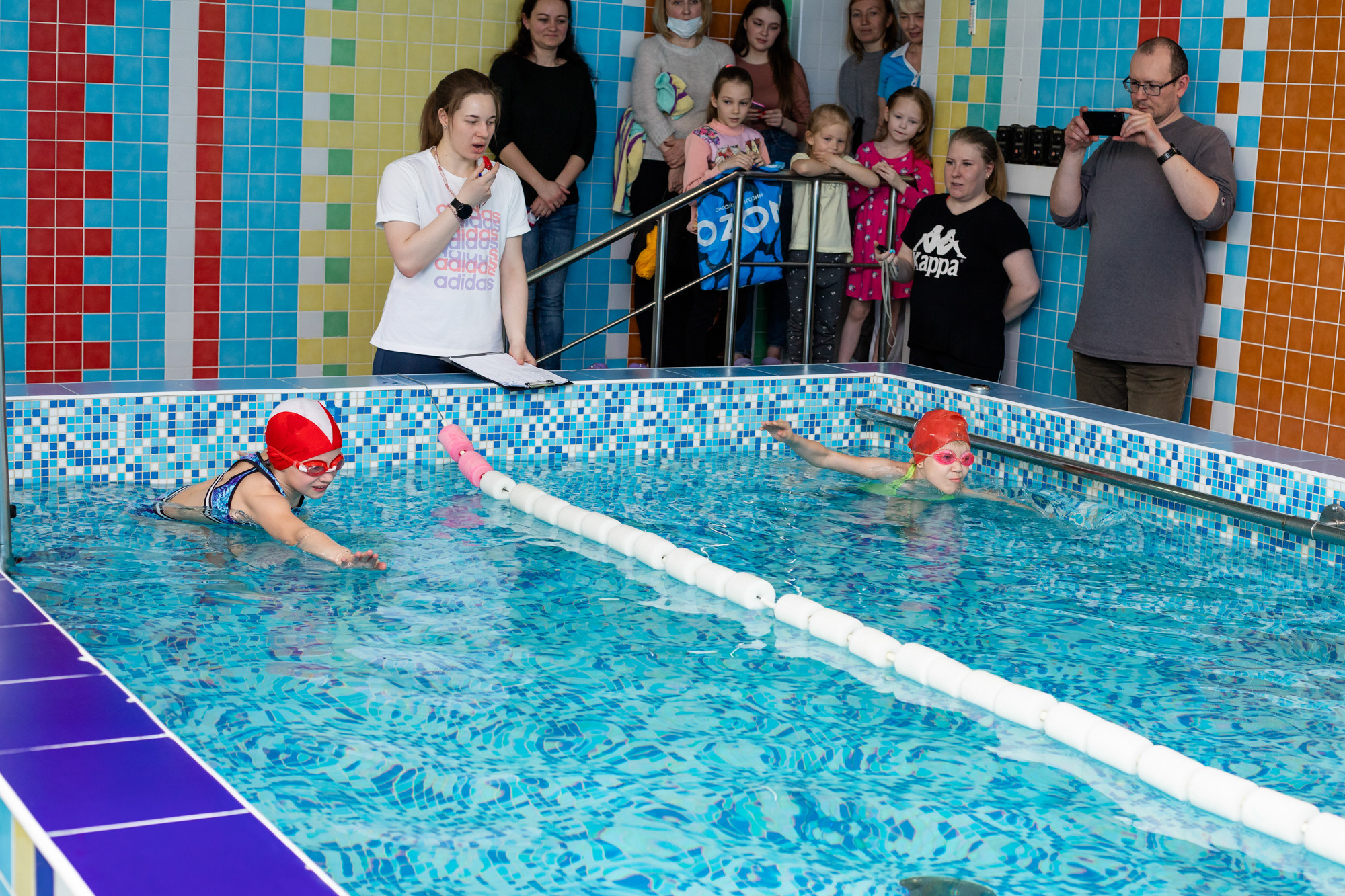 Репортажная съёмка. Дельфиньи игры. Бодибум Пермь. Фотограф Пермь. Свадьбы. Семья и дети, школа, д. сад. Фотокниги