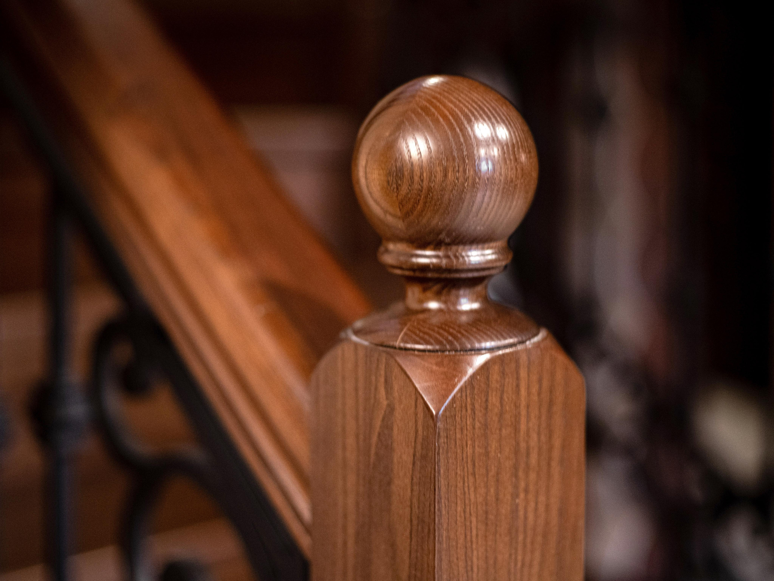 2. Интерьер (лестница, полки, столы, стеллаж, элементы потолка из дерева)). Фотограф Пермь. Свадьбы. Семья и дети, школа, д. сад. Фотокниги