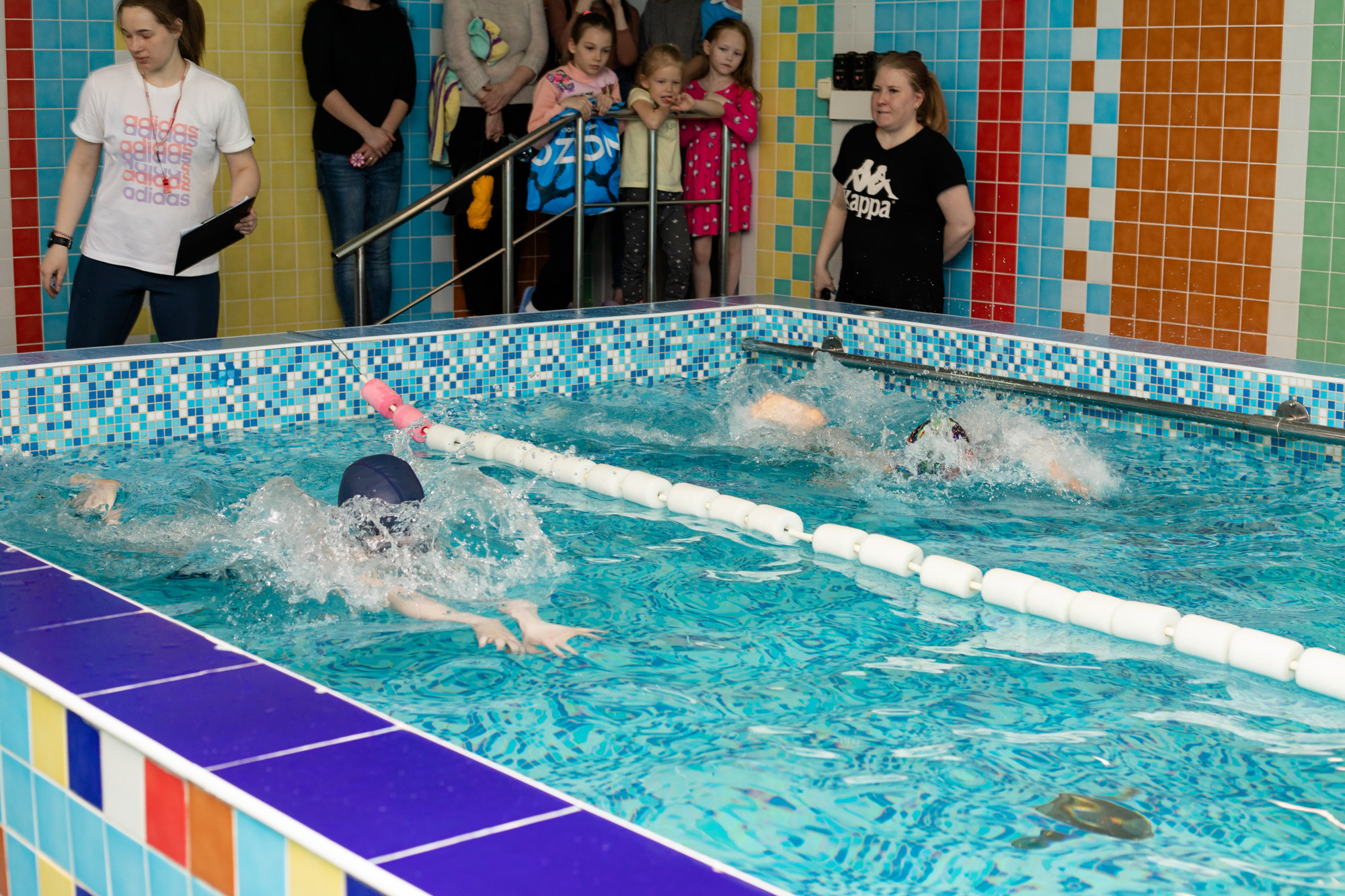 Репортажная съёмка. Дельфиньи игры. Бодибум Пермь. Фотограф Пермь. Свадьбы. Семья и дети, школа, д. сад. Фотокниги