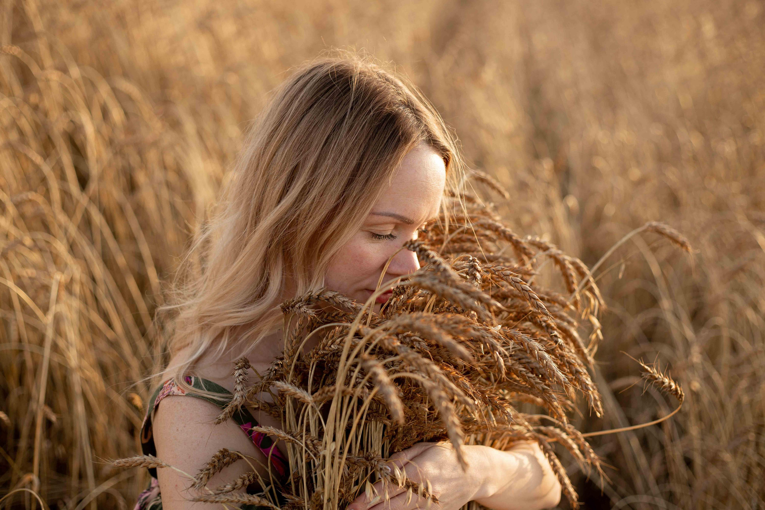 В поле. август 2020. Екатерина. Фотограф Пермь. Свадьбы. Семья и дети, школа, д. сад. Фотокниги