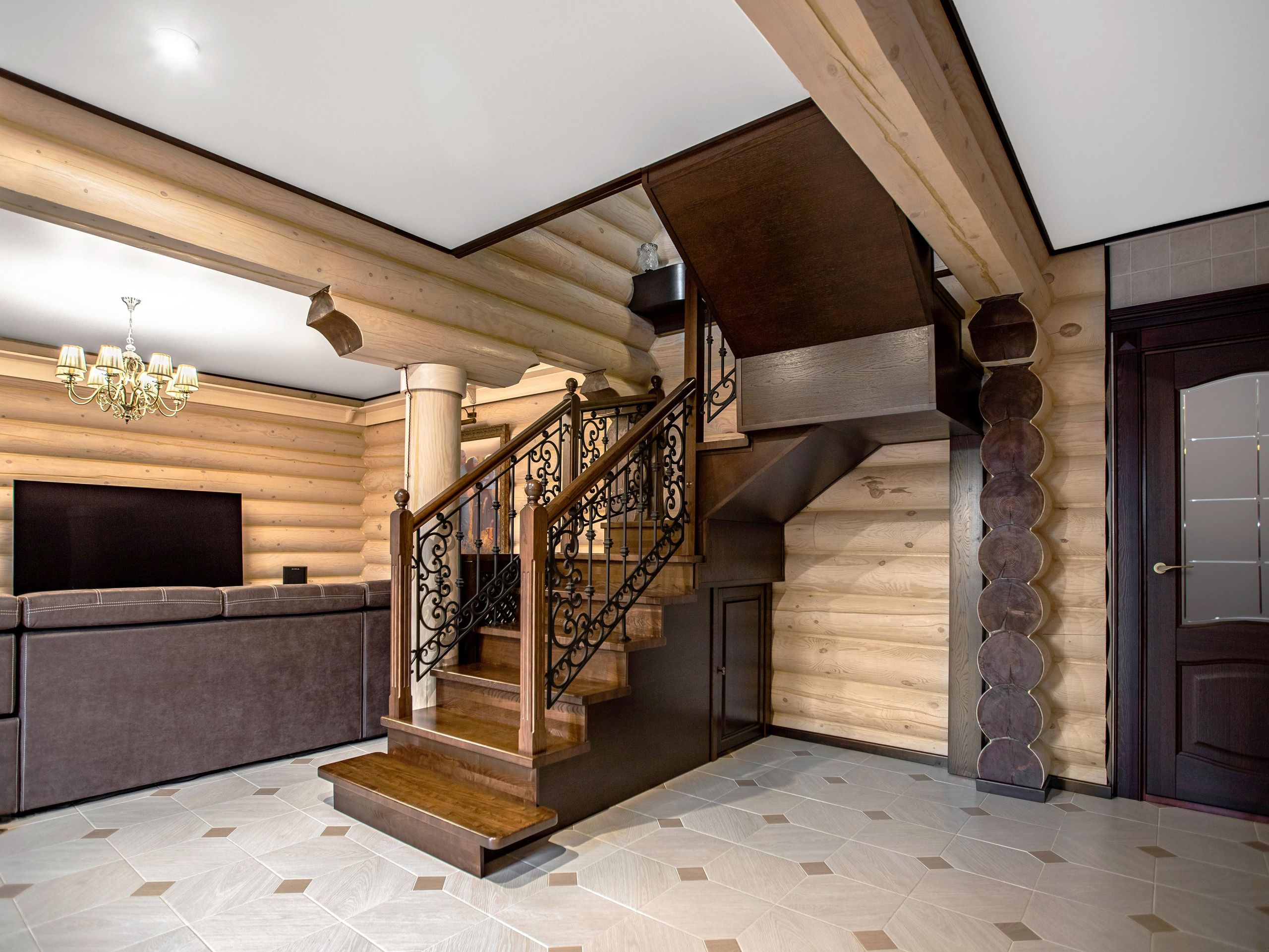 2. Интерьер (лестница, полки, столы, стеллаж, элементы потолка из дерева)). Фотограф Пермь. Свадьбы. Семья и дети, школа, д. сад. Фотокниги