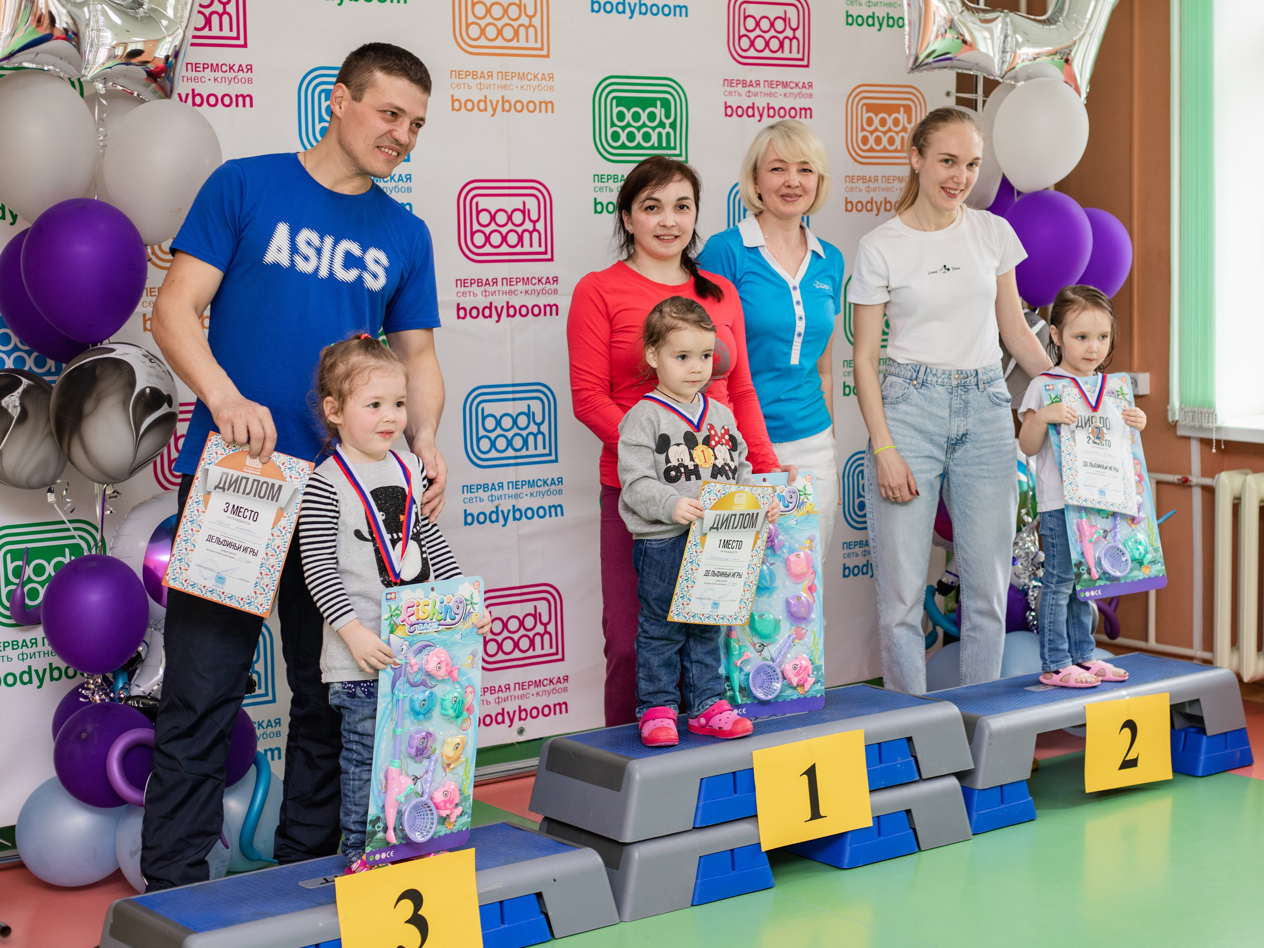 Репортажная съёмка. Дельфиньи игры. Бодибум Пермь. Фотограф Пермь. Свадьбы. Семья и дети, школа, д. сад. Фотокниги