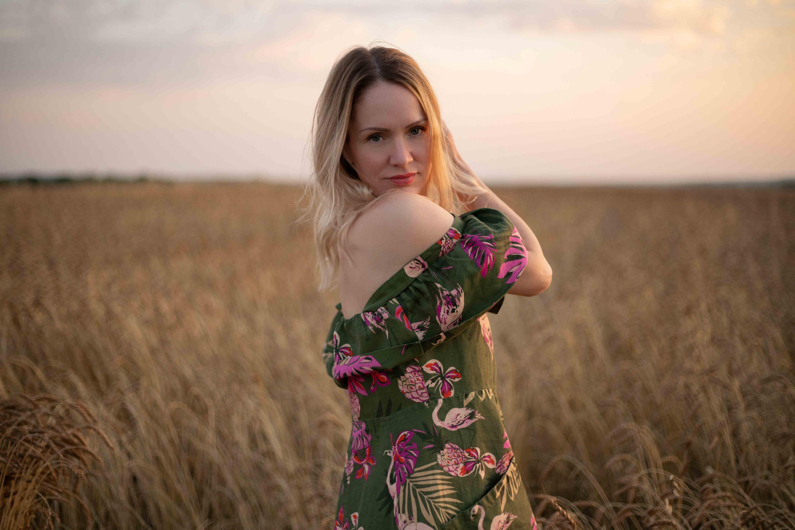 В поле. август 2020. Екатерина. Фотограф Пермь. Свадьбы. Семья и дети, школа, д. сад. Фотокниги