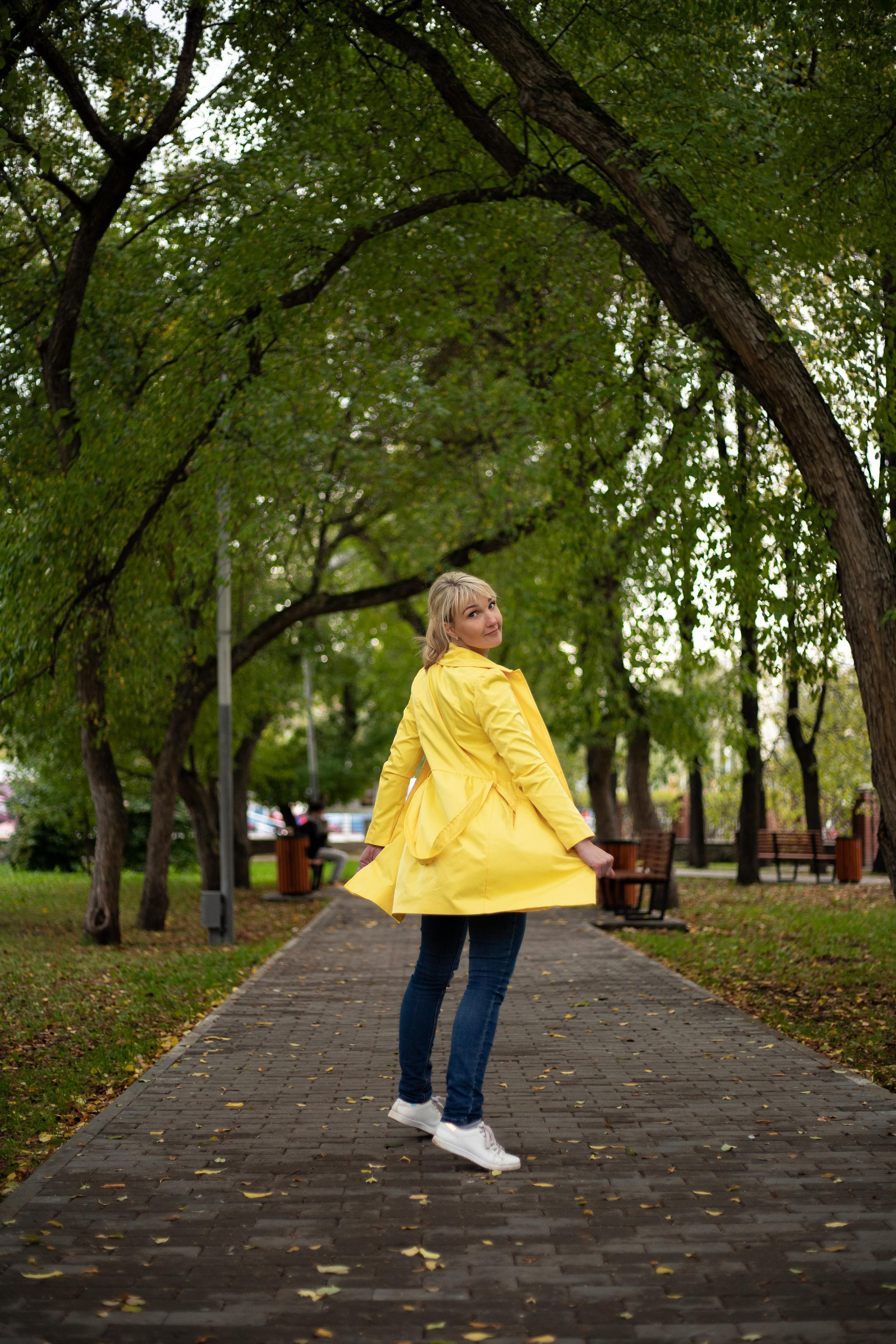 Сквер Уральских добровольцев. Сентябрь 2020. Ольга. Фотограф Пермь. Свадьбы. Семья и дети, школа, д. сад. Фотокниги