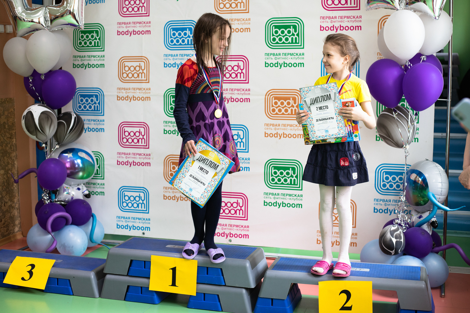 Репортажная съёмка. Дельфиньи игры. Бодибум Пермь. Фотограф Пермь. Свадьбы. Семья и дети, школа, д. сад. Фотокниги