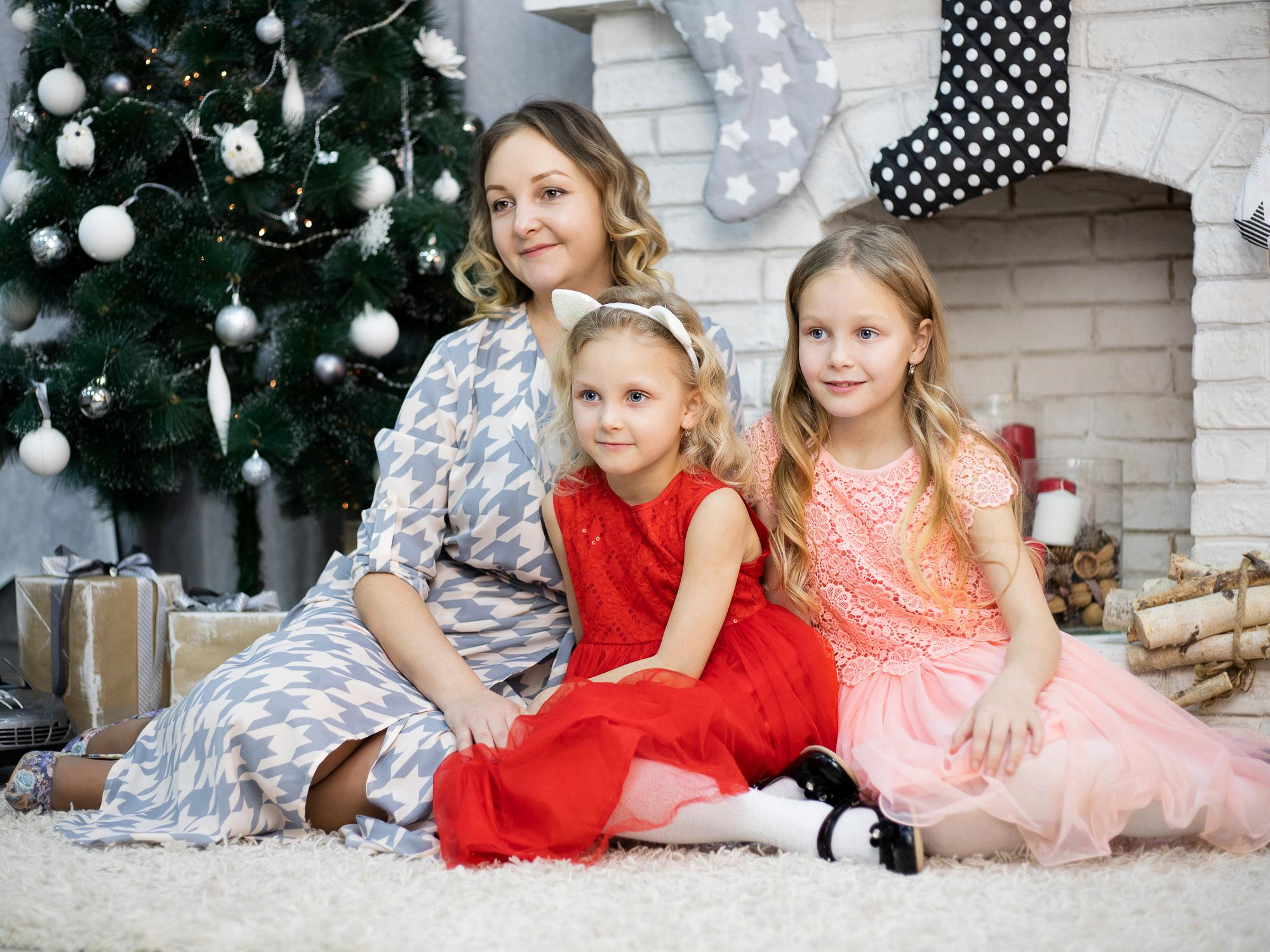 В студии «Карамель». Фотограф Пермь. Свадьбы. Семья и дети, школа, д. сад. Фотокниги