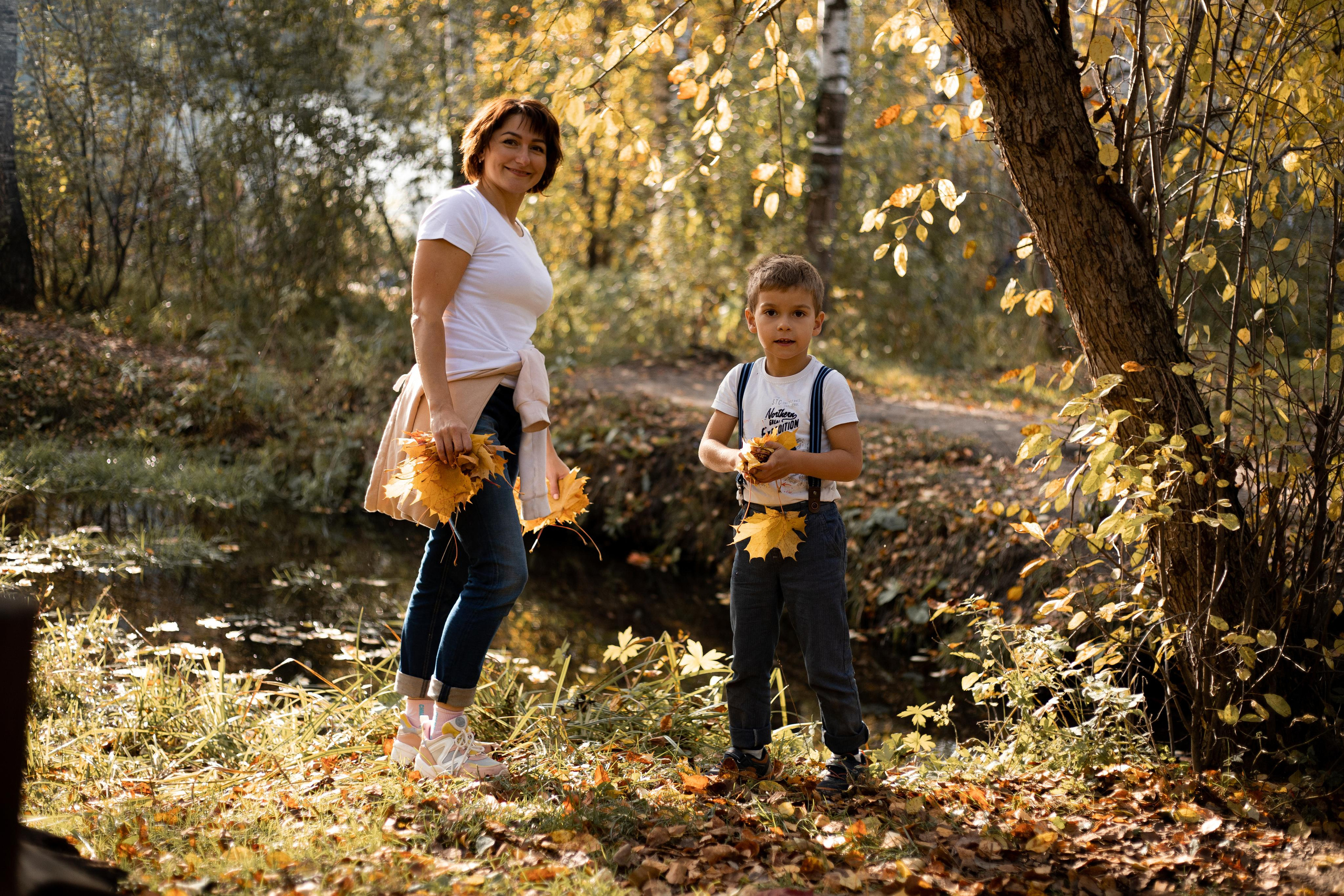 Черняевский лес «Золотые пески». Осень 2020. Ирина с сыновьями. Фотограф Пермь. Свадьбы. Семья и дети, школа, д. сад. Фотокниги