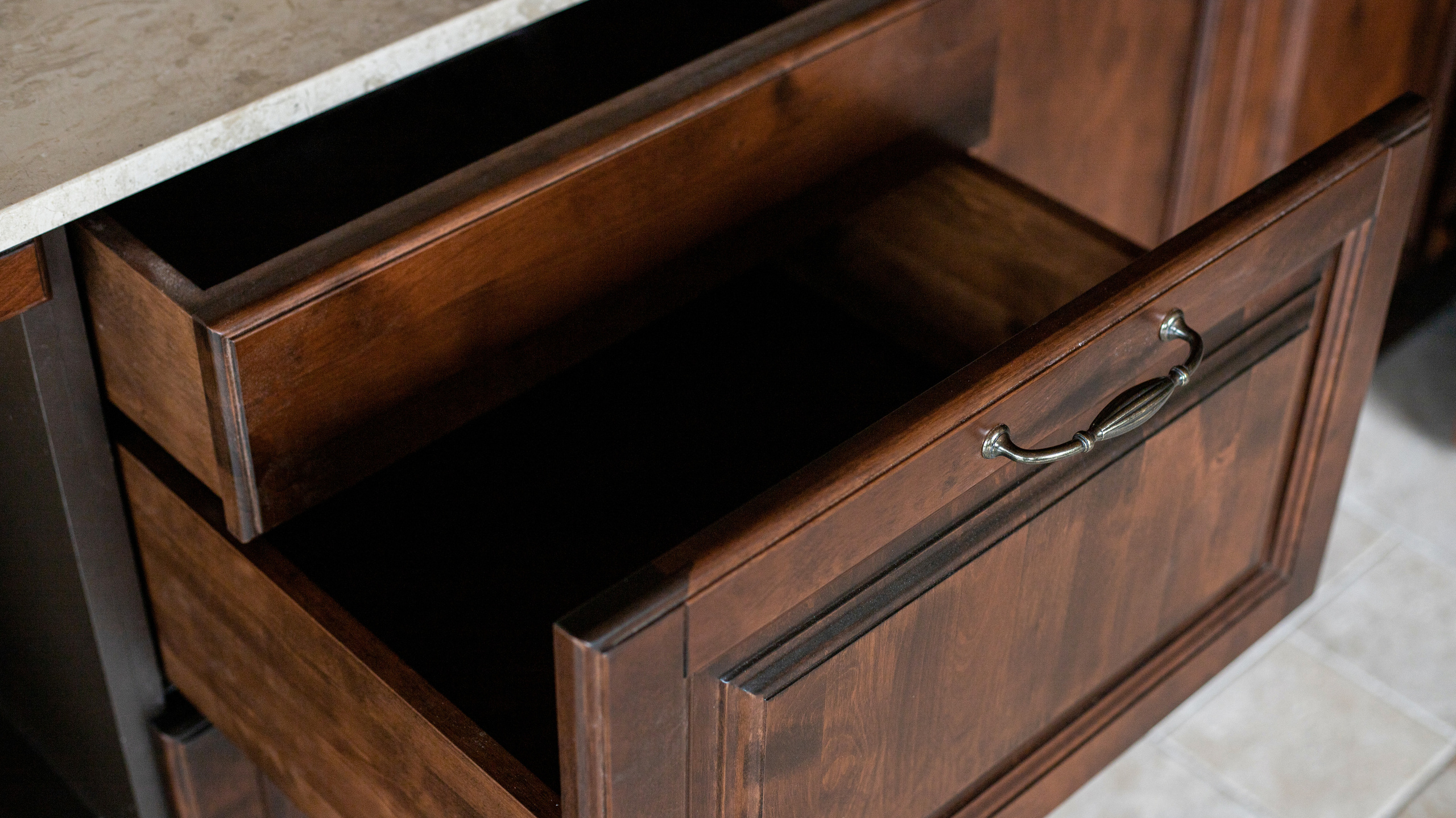 1. Интерьер (кухня, потолок, двери, лестница). Фотограф Пермь. Свадьбы. Семья и дети, школа, д. сад. Фотокниги