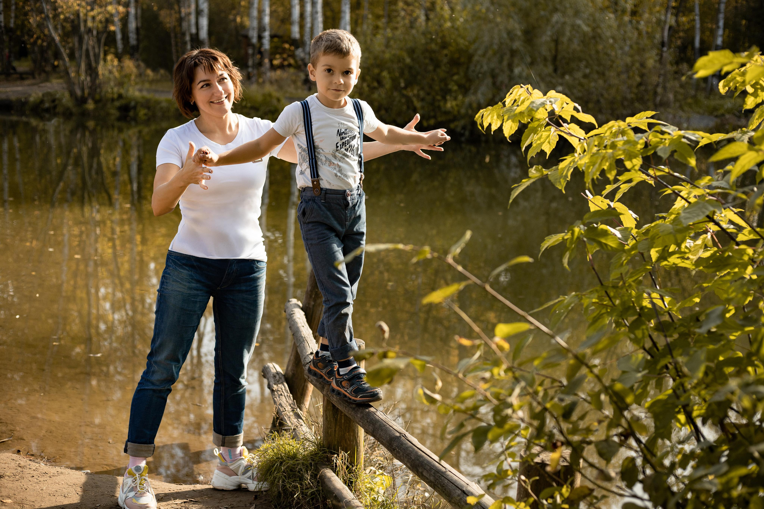 Черняевский лес «Золотые пески». Осень 2020. Ирина с сыновьями. Фотограф Пермь. Свадьбы. Семья и дети, школа, д. сад. Фотокниги