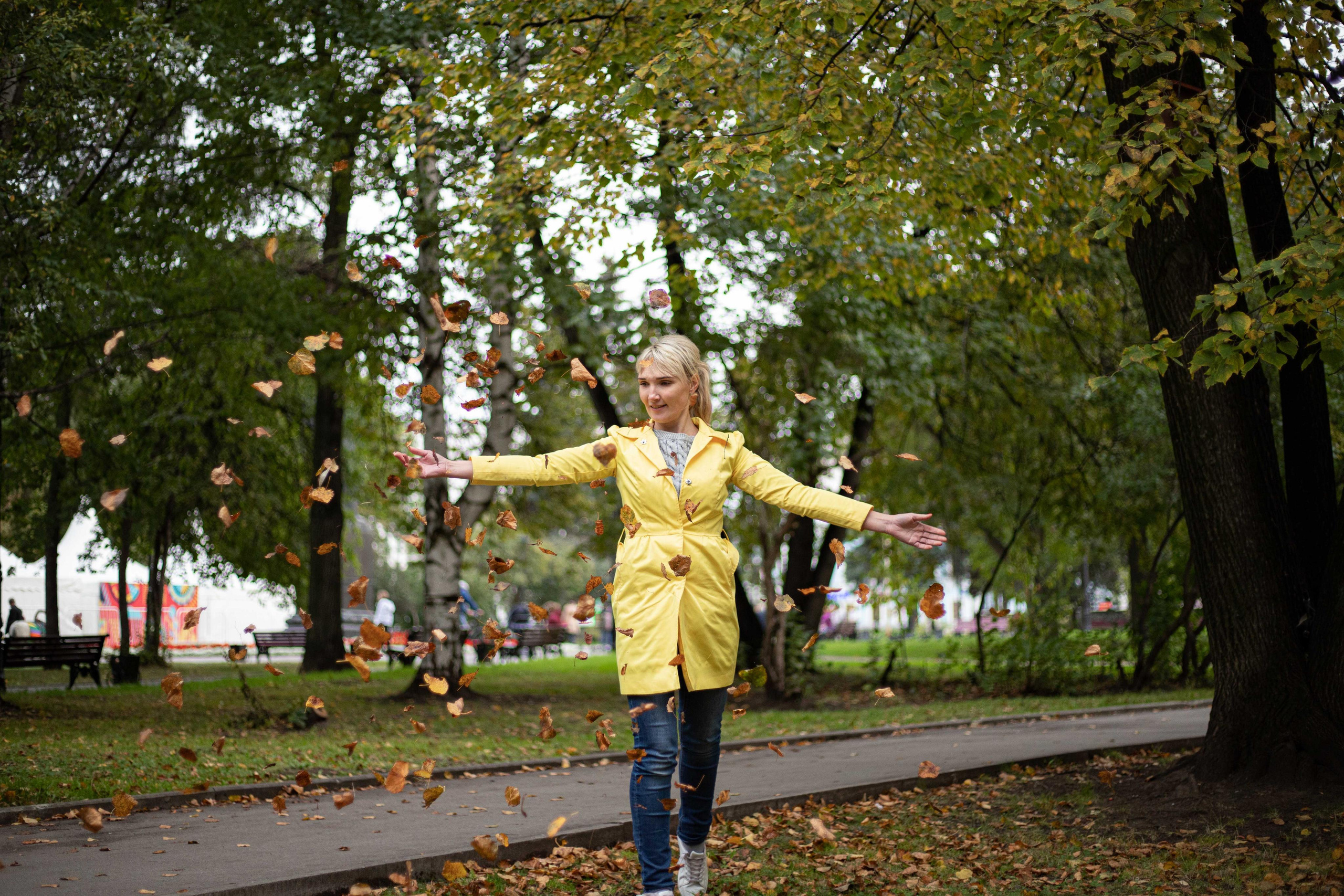 Сквер Уральских добровольцев. Сентябрь 2020. Ольга. Фотограф Пермь. Свадьбы. Семья и дети, школа, д. сад. Фотокниги
