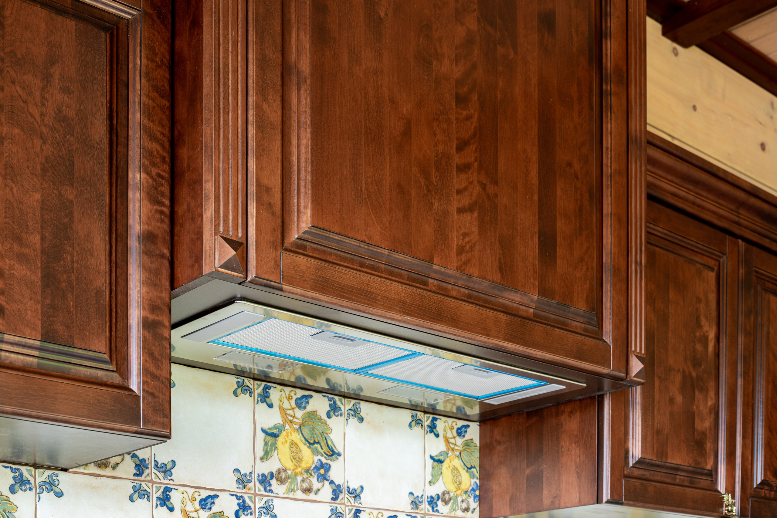 1. Интерьер (кухня, потолок, двери, лестница). Фотограф Пермь. Свадьбы. Семья и дети, школа, д. сад. Фотокниги