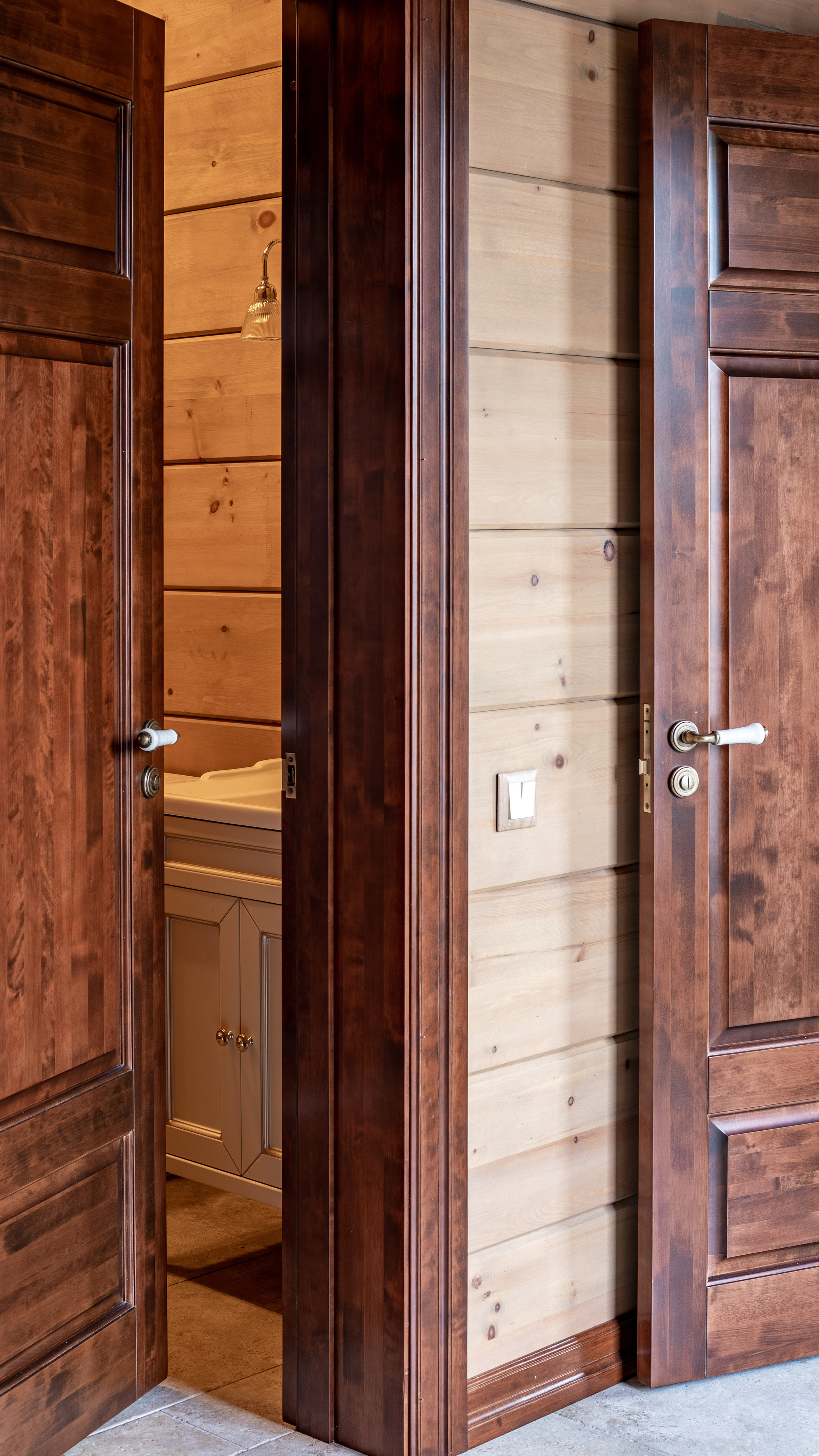 1. Интерьер (кухня, потолок, двери, лестница). Фотограф Пермь. Свадьбы. Семья и дети, школа, д. сад. Фотокниги