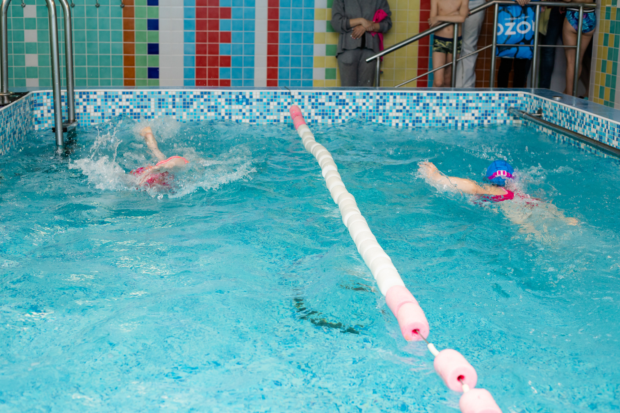 Репортажная съёмка. Дельфиньи игры. Бодибум Пермь. Фотограф Пермь. Свадьбы. Семья и дети, школа, д. сад. Фотокниги