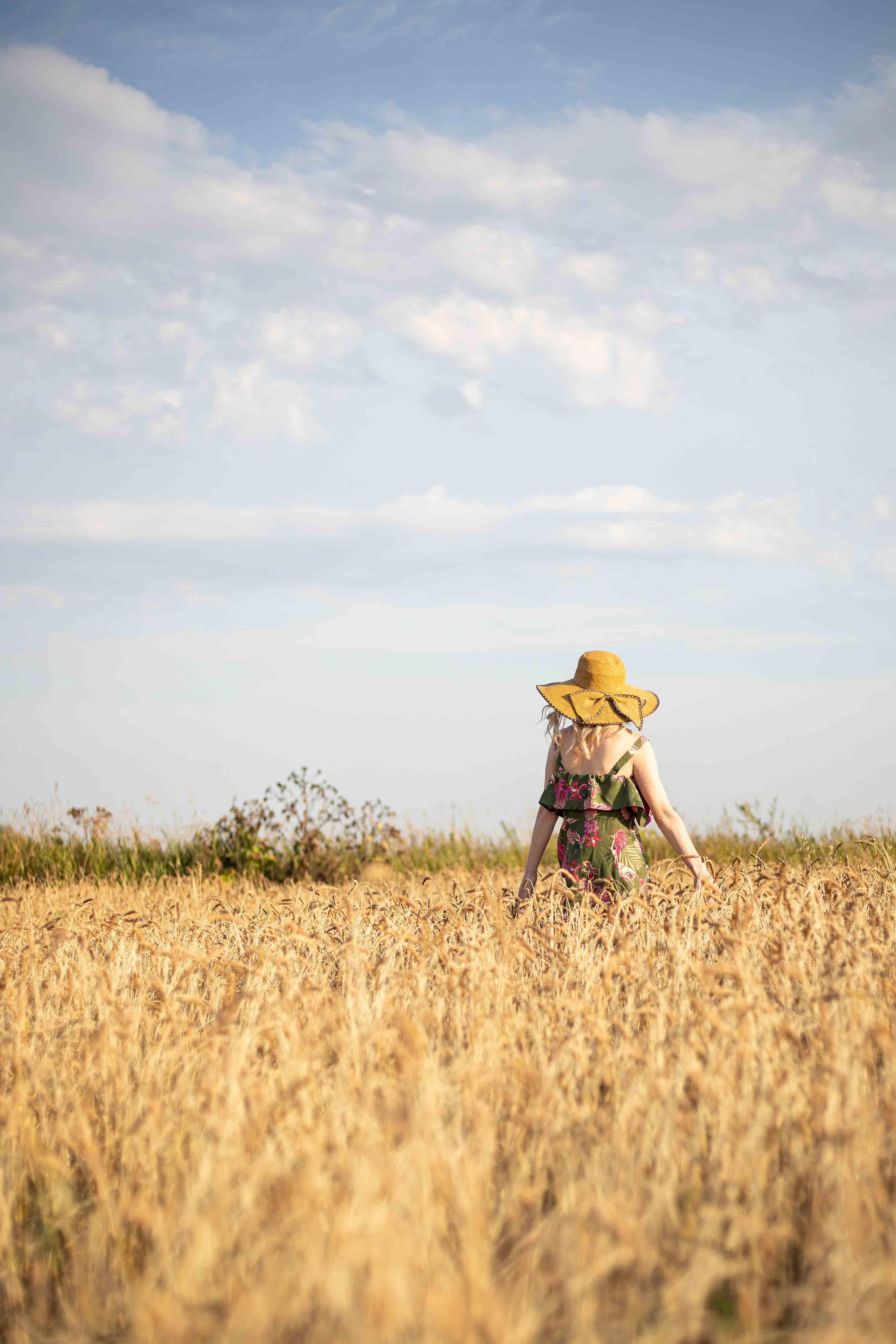 В поле. август 2020. Екатерина. Фотограф Пермь. Свадьбы. Семья и дети, школа, д. сад. Фотокниги