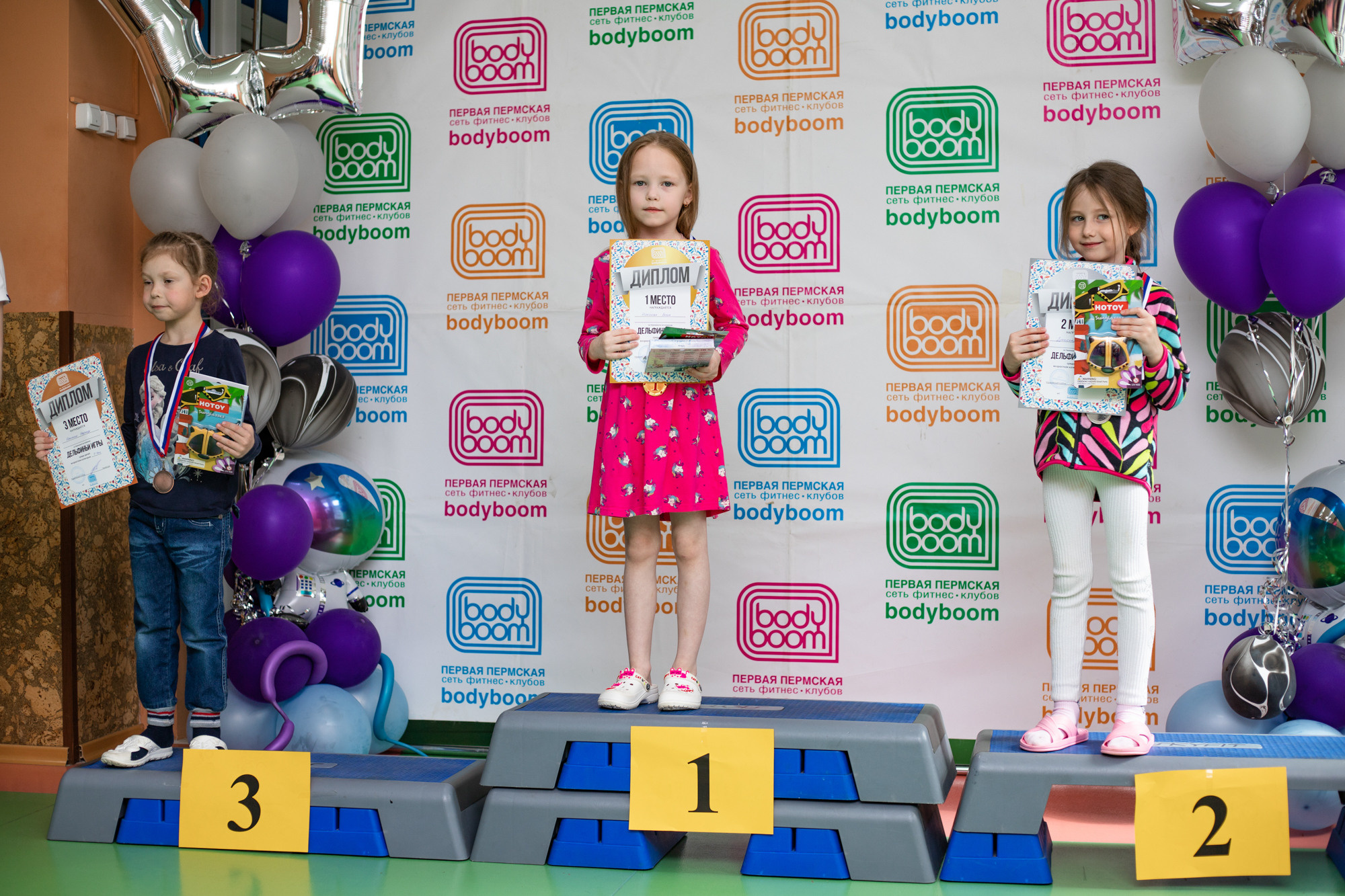 Репортажная съёмка. Дельфиньи игры. Бодибум Пермь. Фотограф Пермь. Свадьбы. Семья и дети, школа, д. сад. Фотокниги