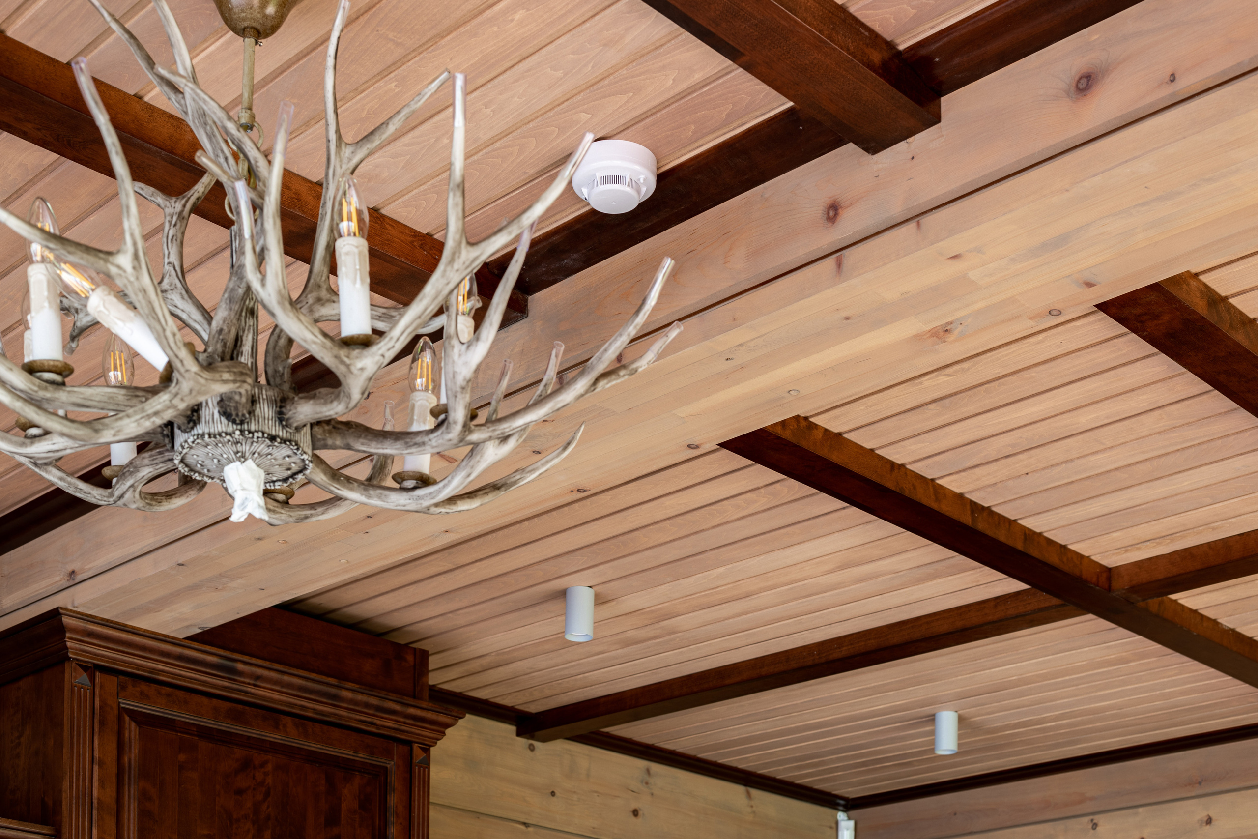 1. Интерьер (кухня, потолок, двери, лестница). Фотограф Пермь. Свадьбы. Семья и дети, школа, д. сад. Фотокниги