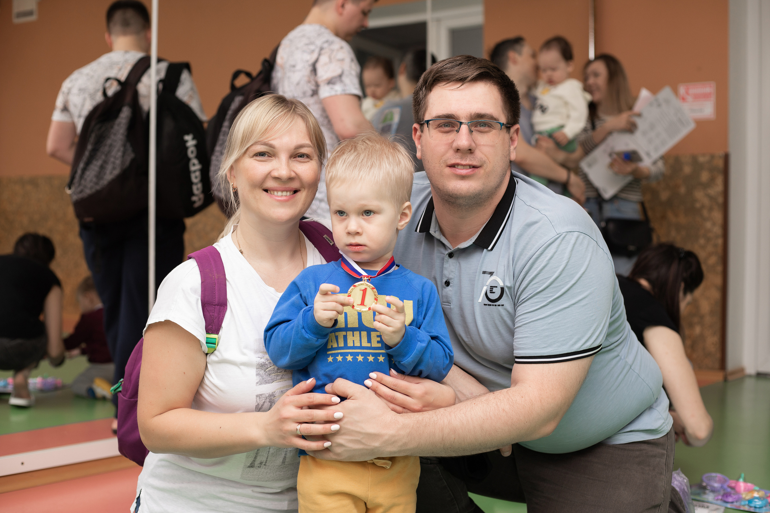 Репортажная съёмка. Дельфиньи игры. Бодибум Пермь. Фотограф Пермь. Свадьбы. Семья и дети, школа, д. сад. Фотокниги