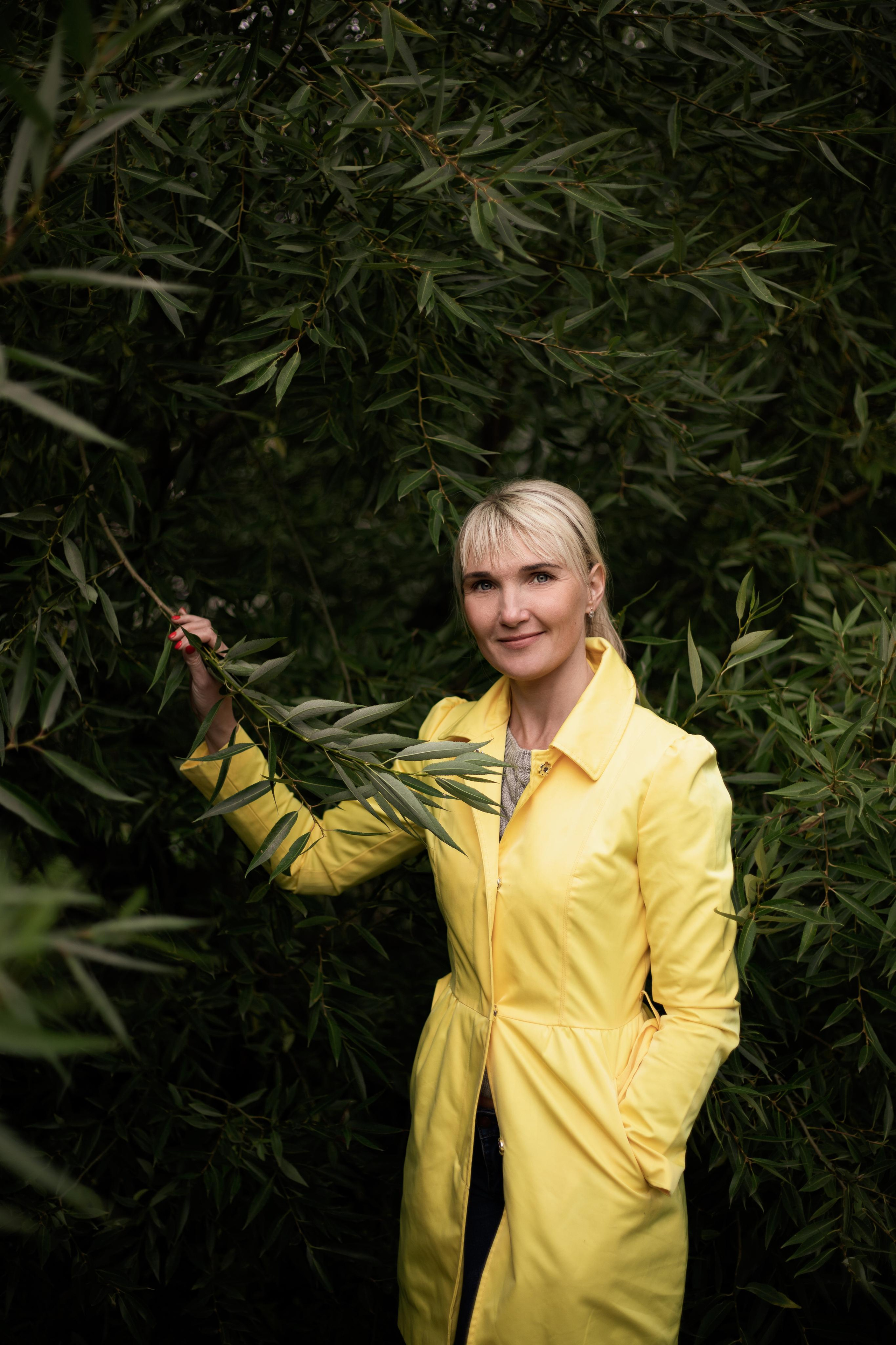 Сквер Уральских добровольцев. Сентябрь 2020. Ольга. Фотограф Пермь. Свадьбы. Семья и дети, школа, д. сад. Фотокниги