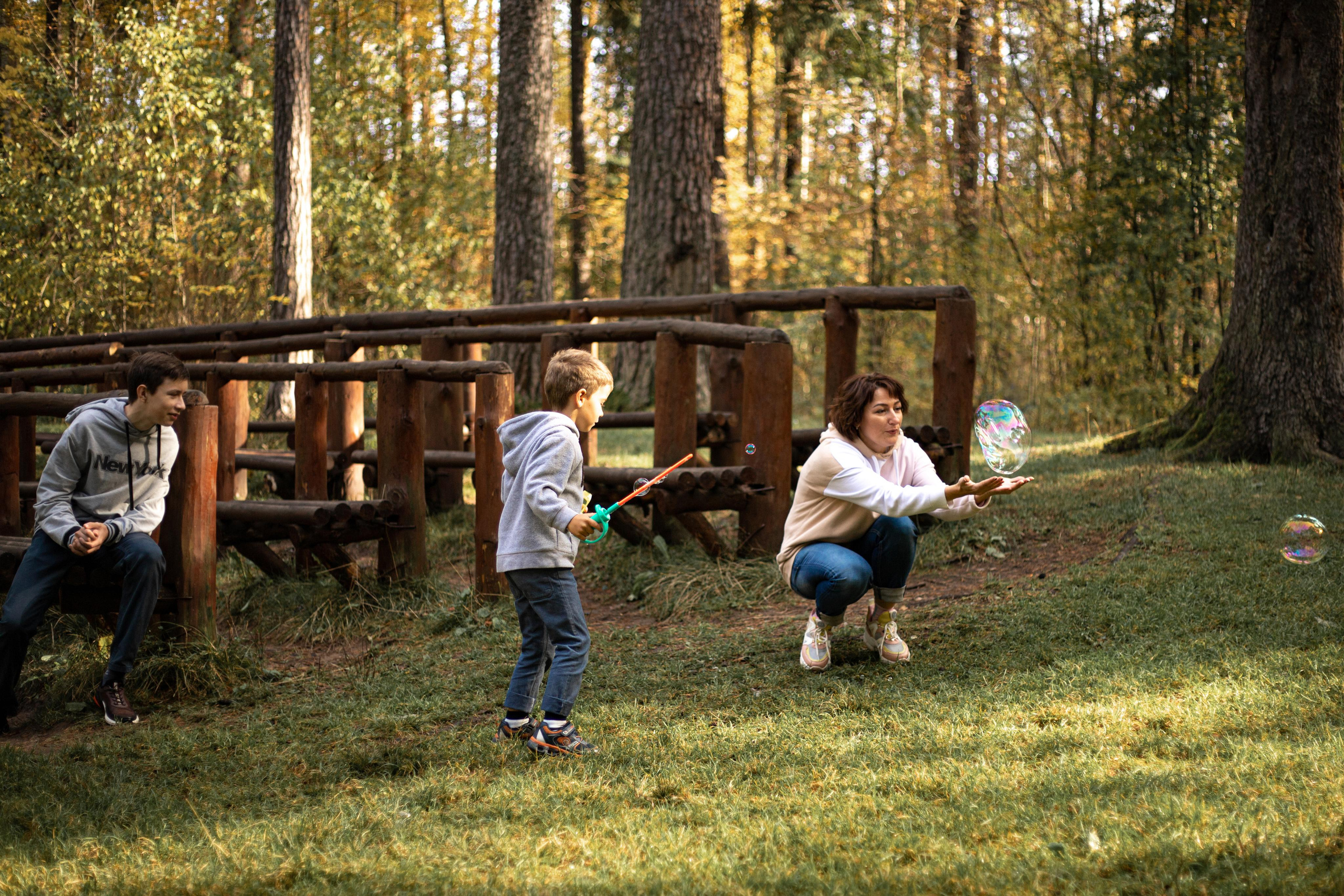 Черняевский лес «Золотые пески». Осень 2020. Ирина с сыновьями. Фотограф Пермь. Свадьбы. Семья и дети, школа, д. сад. Фотокниги