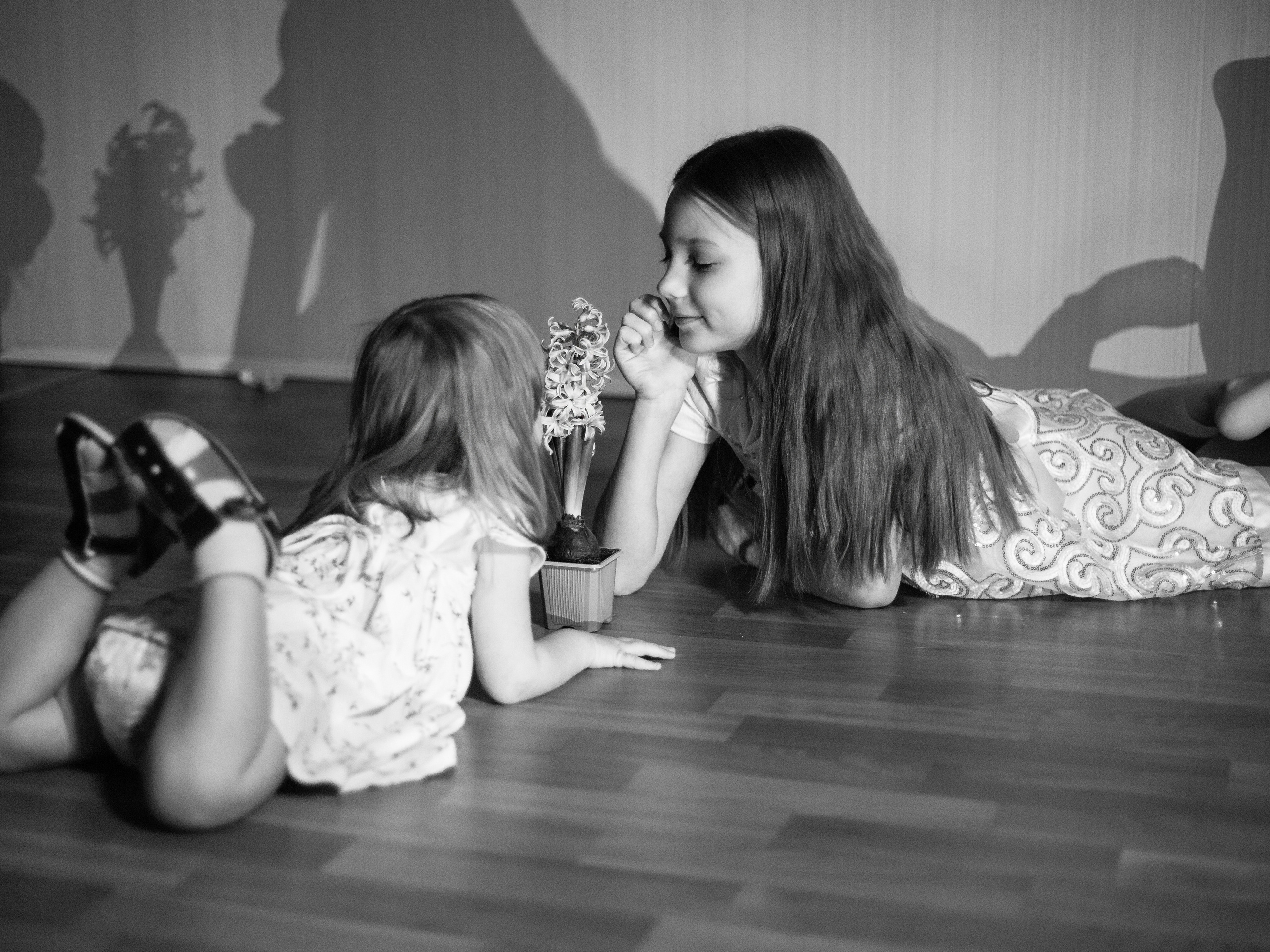 домашняя фотосессия, дети, цветы
