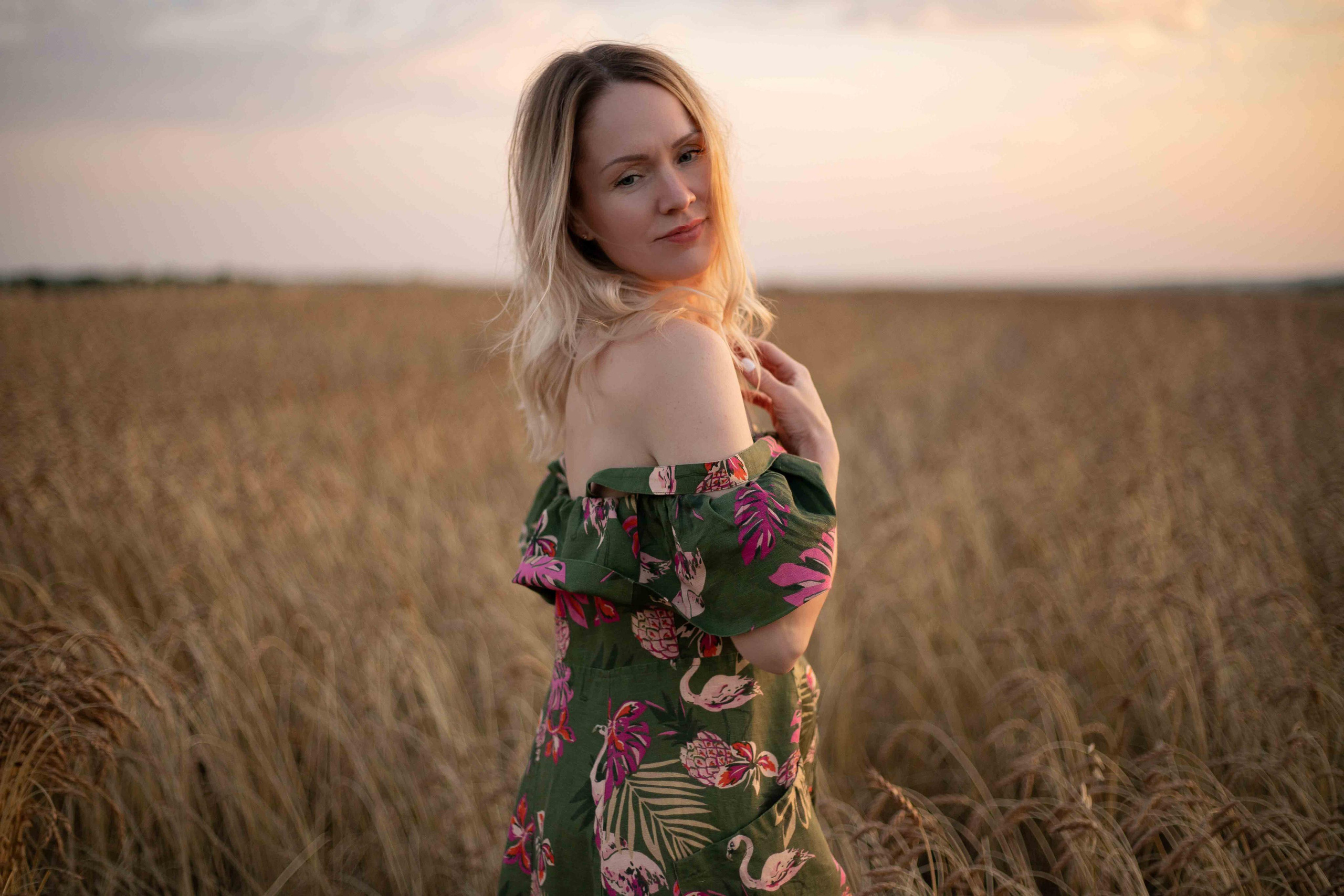 В поле. август 2020. Екатерина. Фотограф Пермь. Свадьбы. Семья и дети, школа, д. сад. Фотокниги