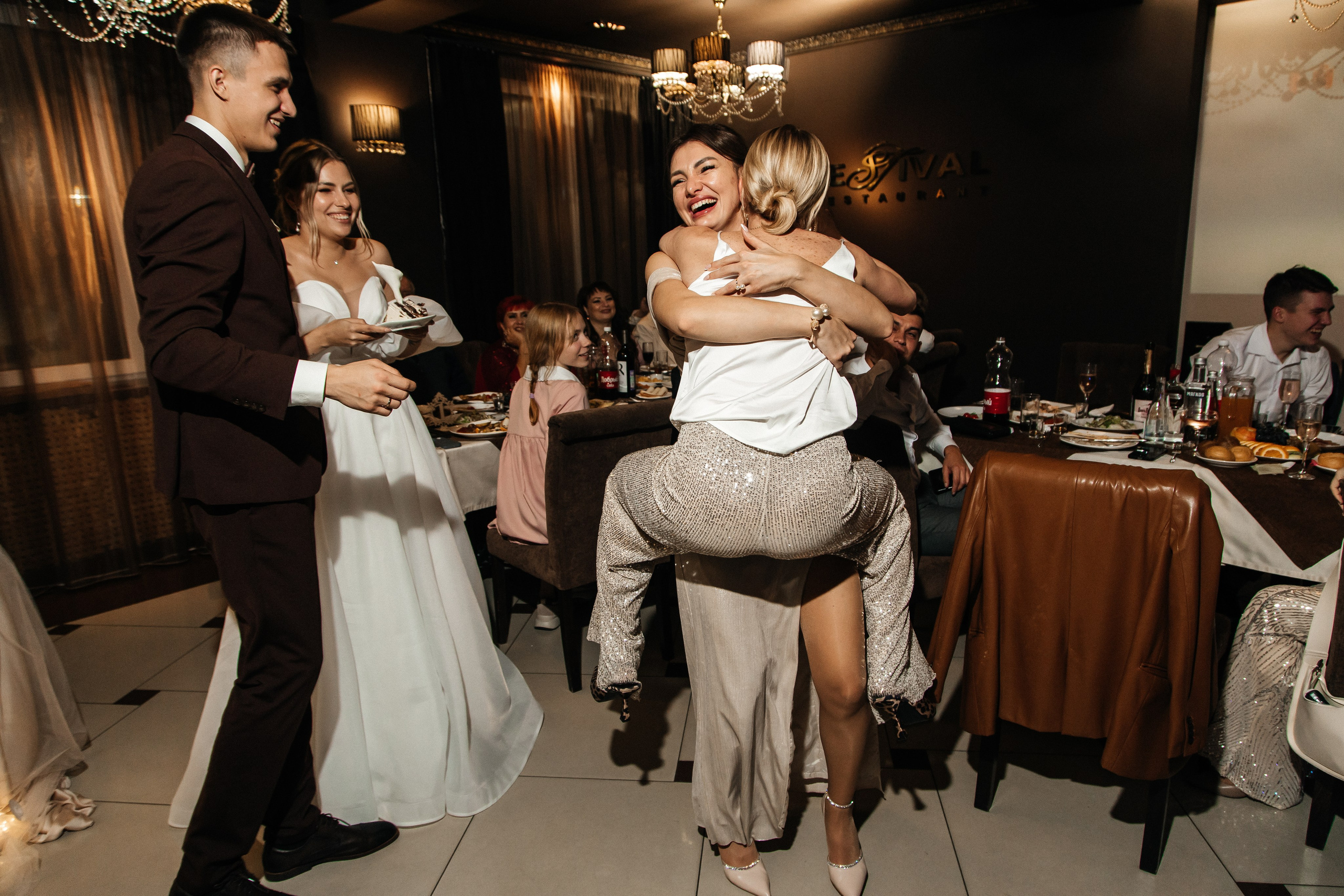 Любовный фестиваль. Артём Бачурин — свадебный фотограф Воронеж