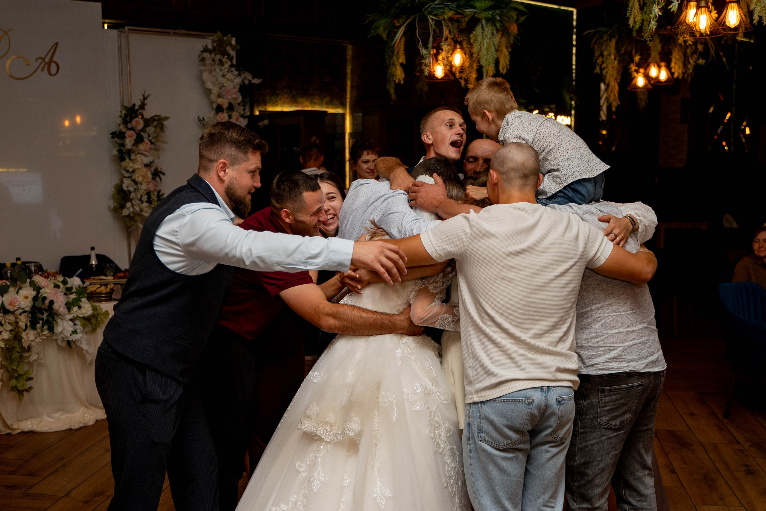 Данил и Анастасия. Видеосьемка, фотосьемка свадеб, юбилеев, утренников в Краснодарском кр