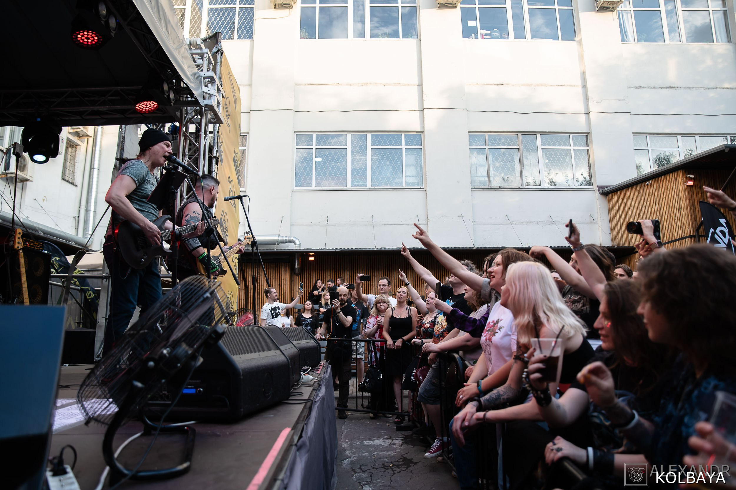 Фоторепортаж с мэшап концерта группы Черный Обелиск 4 июля 2024 года. Концертный и театральный репортажный фотограф в Москве Александр Колбая