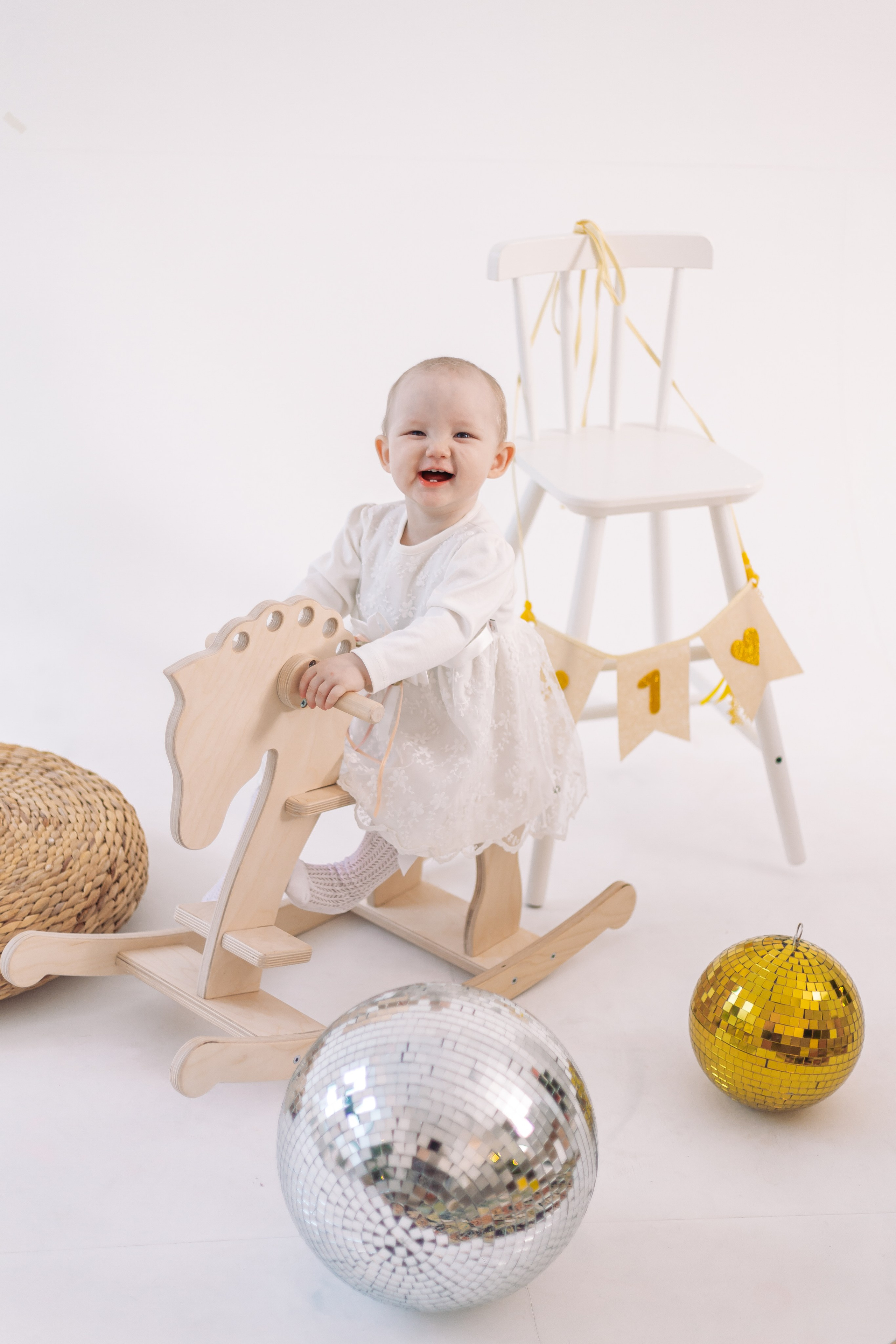 Фотосессия к годику для девочки. Семейный и художественный фотограф в Тюмени Юлия Логинова