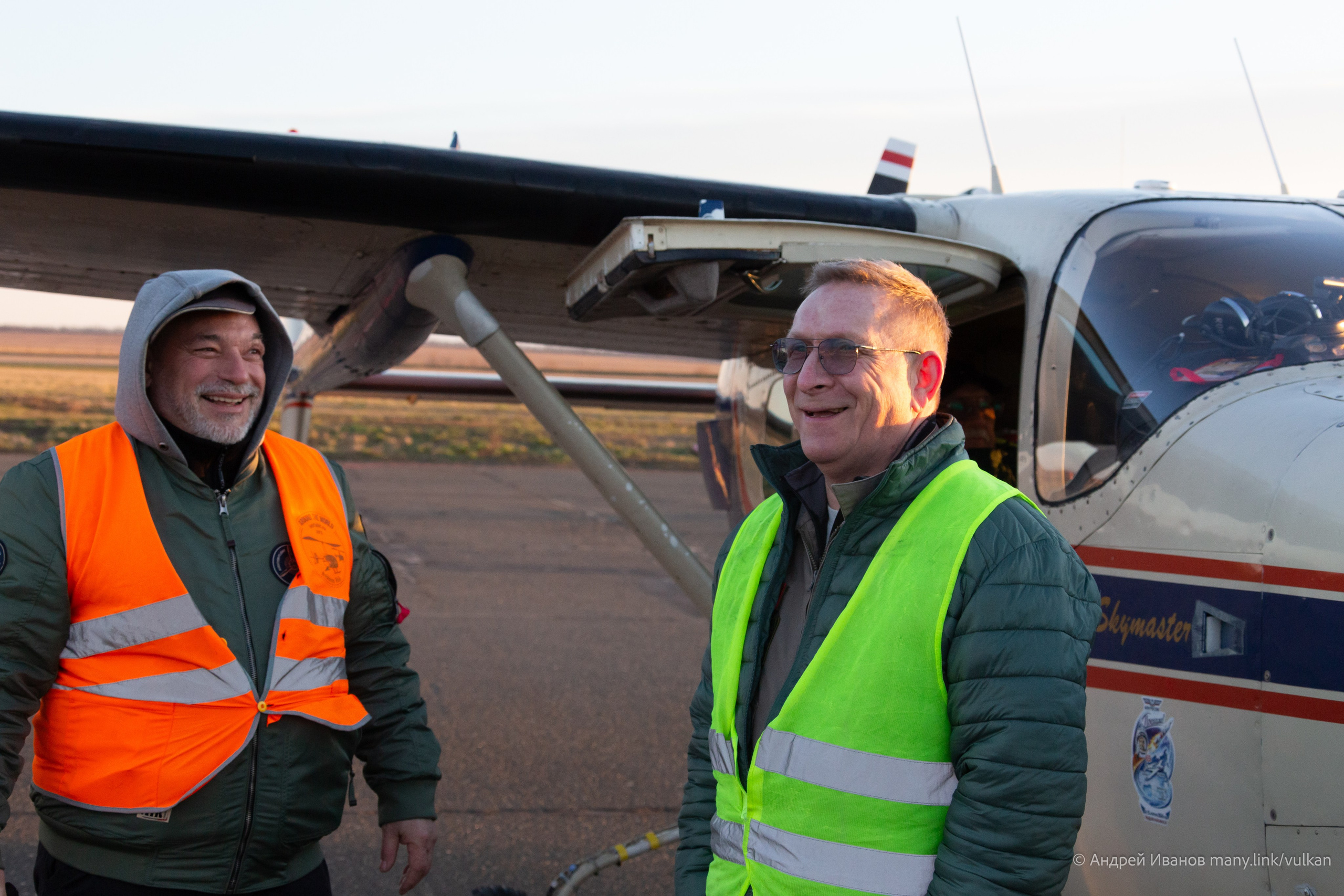 Перелёт на Байконур в 2026 г на самолётах АОН. Фотоальбом показывающий увлекательный мир авиации и мир медведей Андрея Иванова