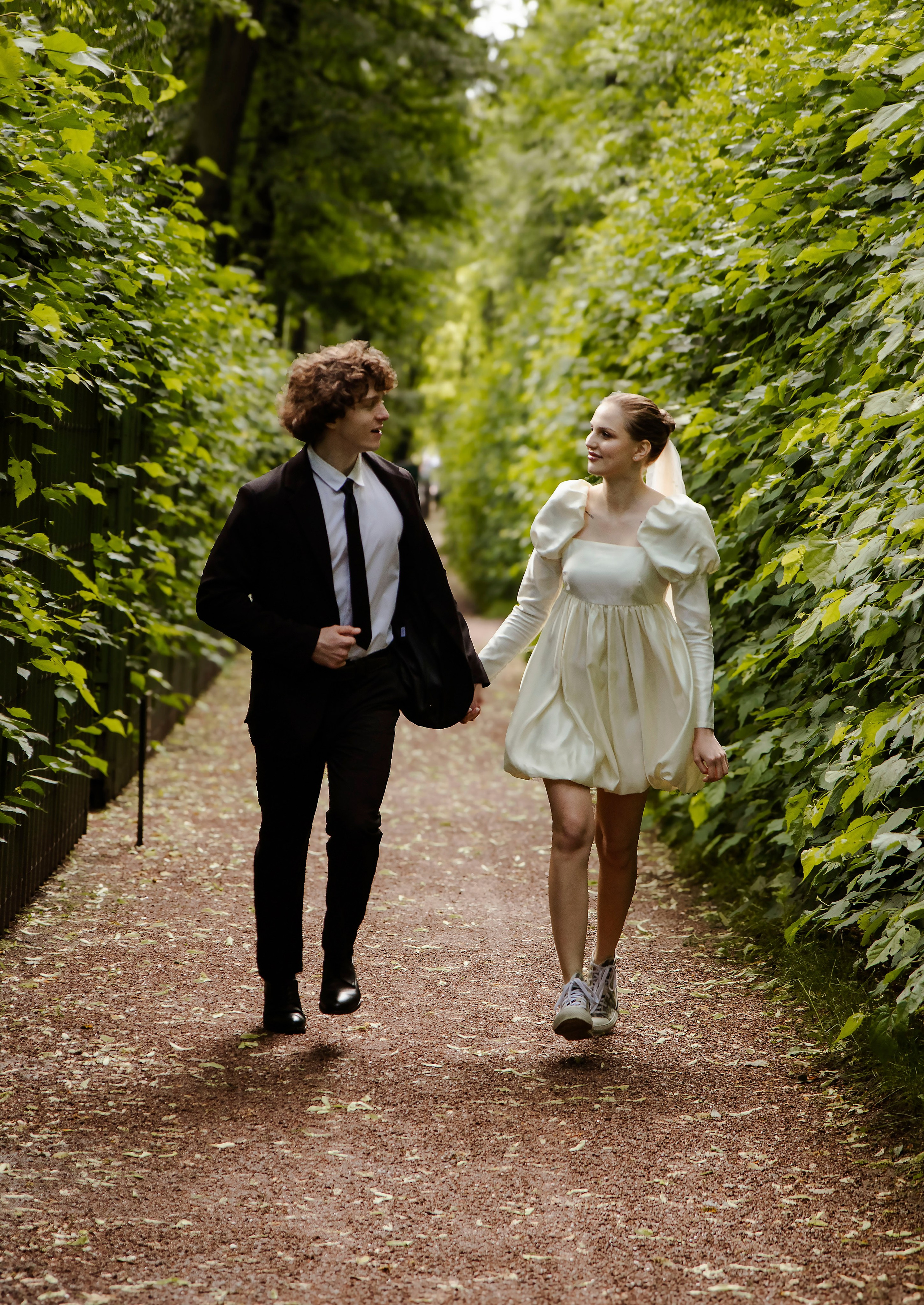 Свадебная прогулка в Летнем саду. Портретный фотограф в Санкт-Петербурге Савельева Ольга