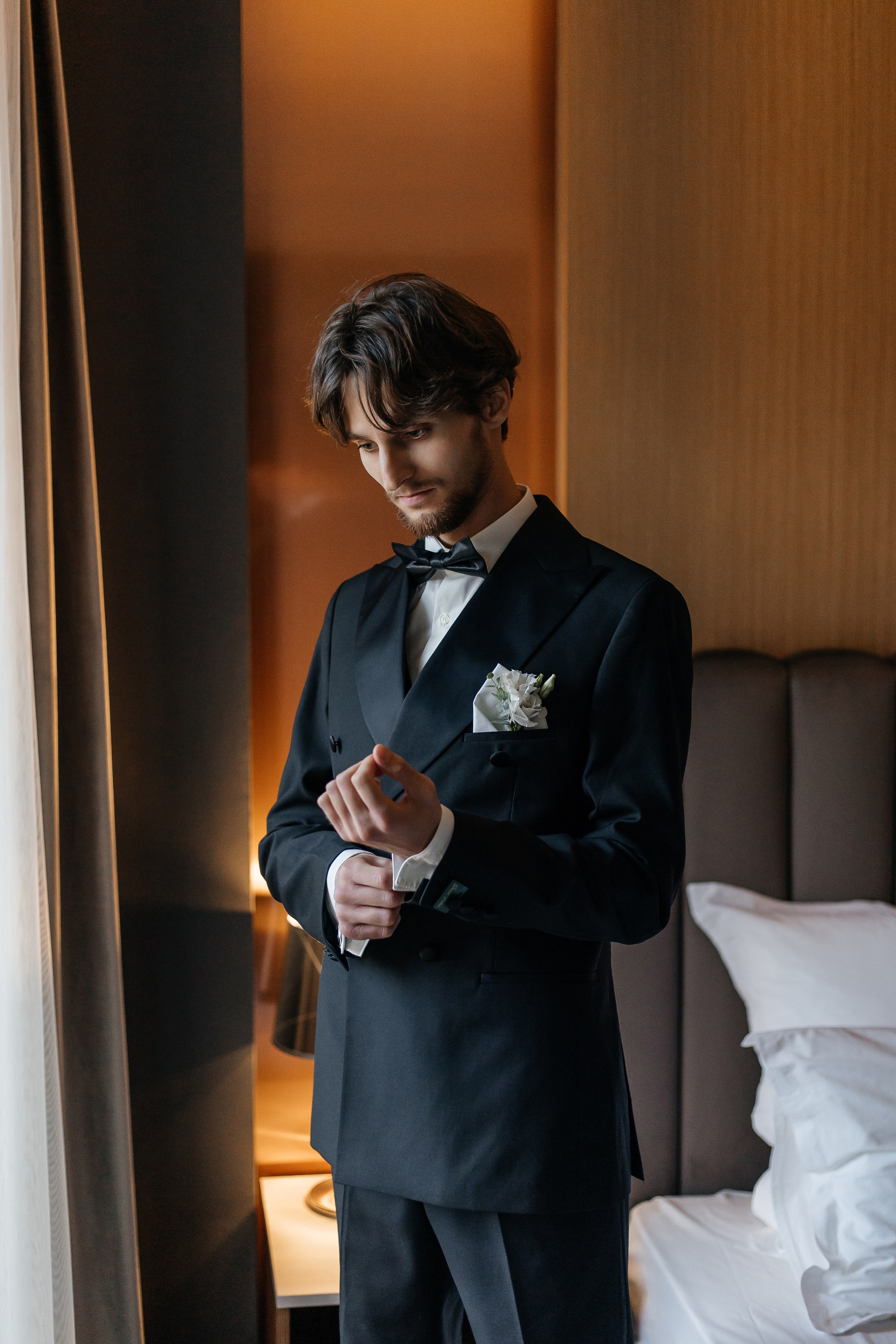 Свадебная фотосессия в отеле Hartwell в Москве. Свадебный фотограф в Москве Дарья Олендарёва