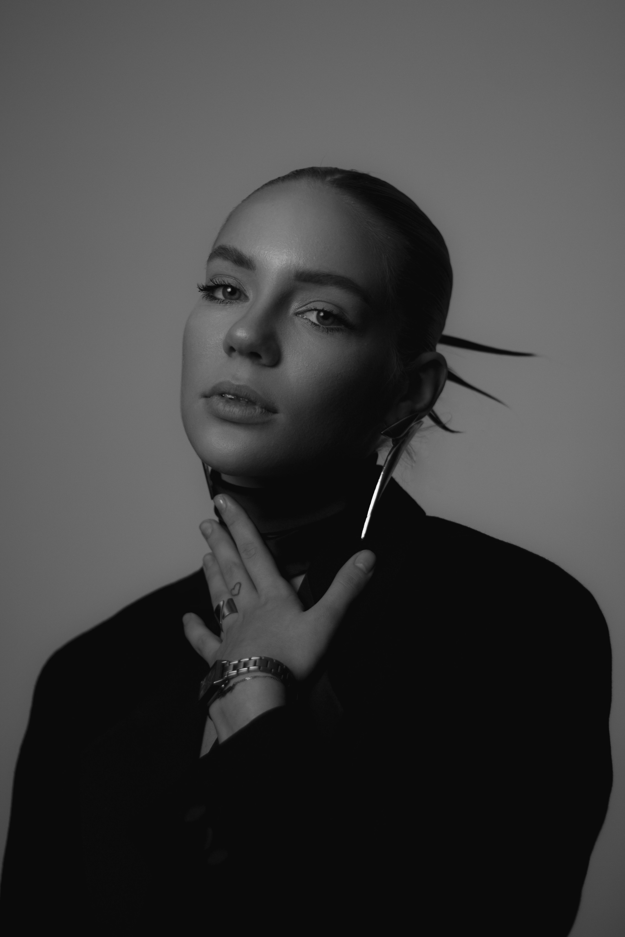 Портретная съемка — Яника. Портретный фотограф в Орле. Готовые фото за 3 дня! Помощь в позировании. Советы по организации